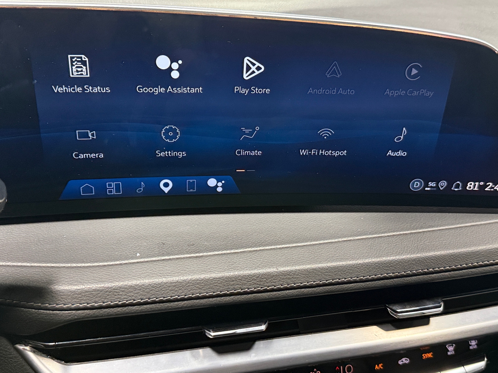Thumbnail: 2025 Cadillac XT4 - 3