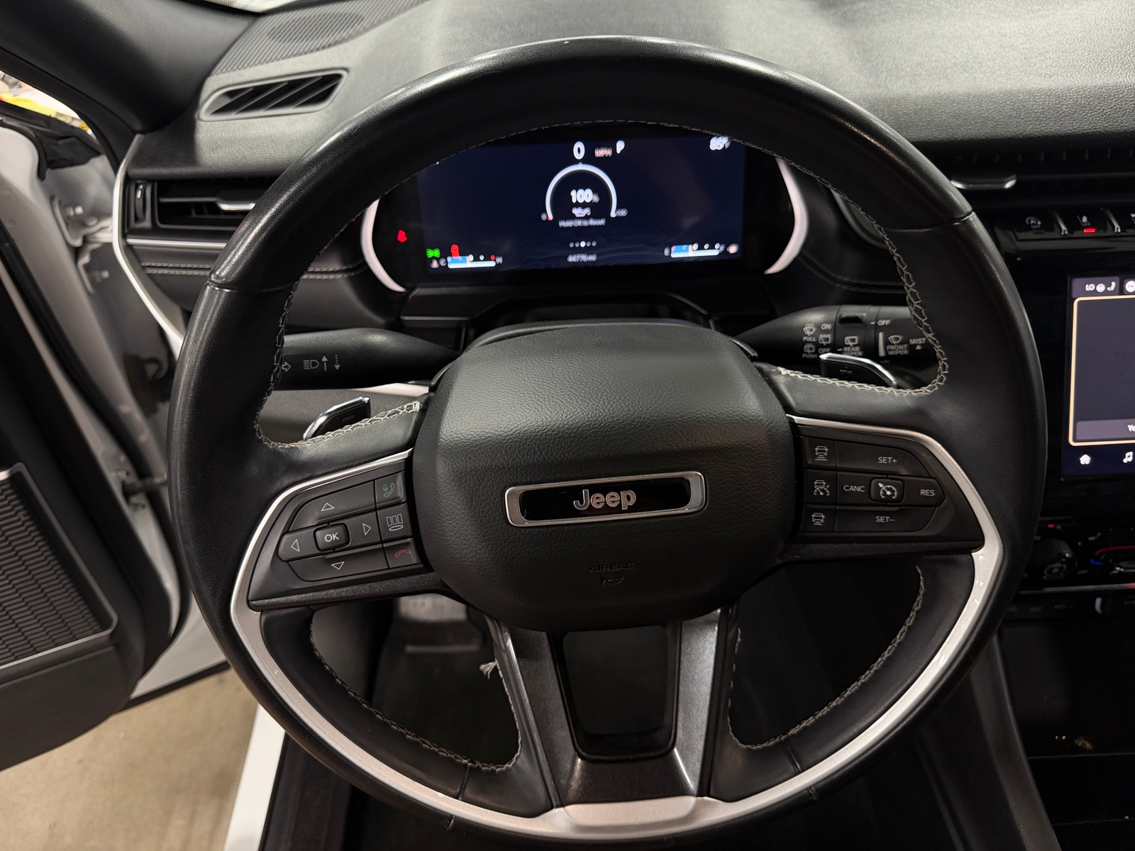 Thumbnail: 2022 Jeep Grand Cherokee L - 4