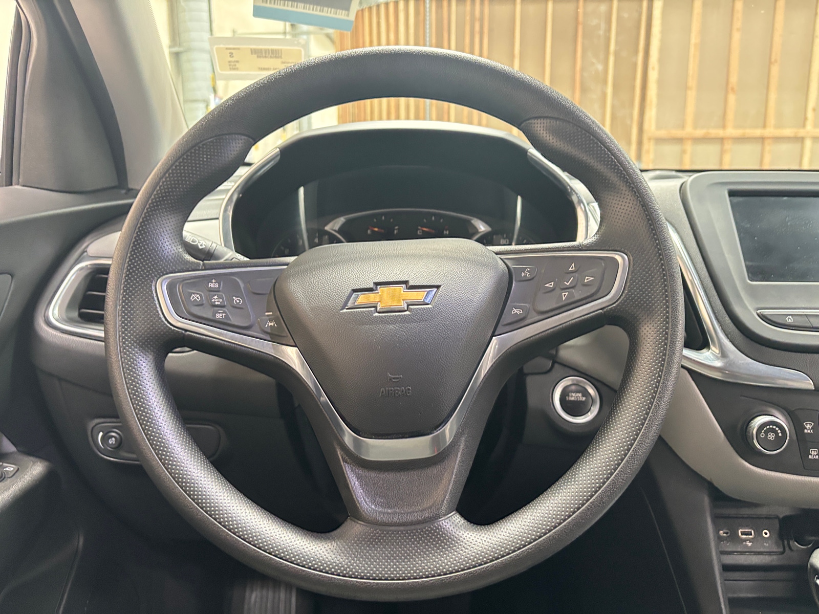 Thumbnail: 2022 Chevrolet Equinox - 5