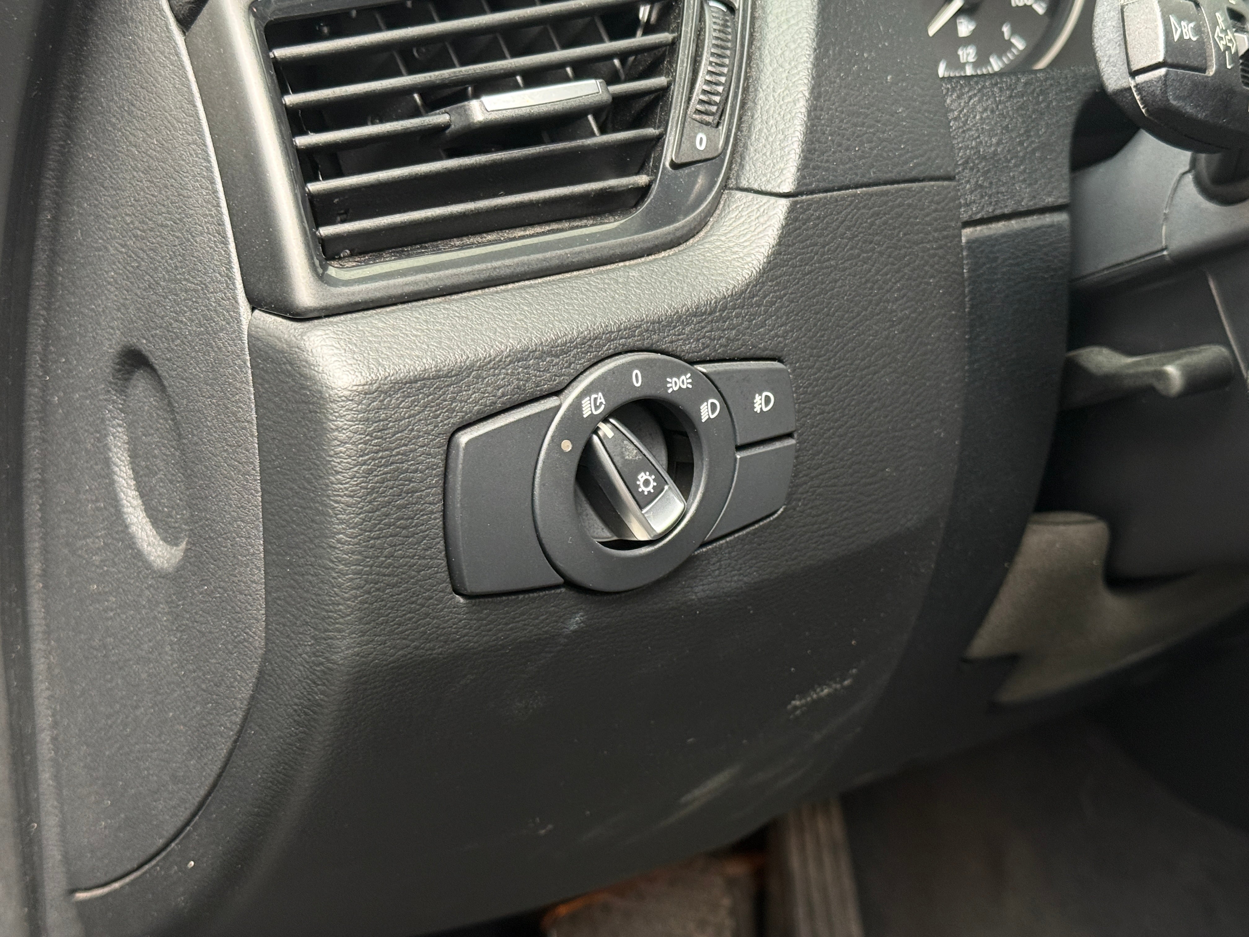 Used 2015 BMW X1 28i with VIN WBAVL1C58FVY27327 for sale in Pewaukee, WI