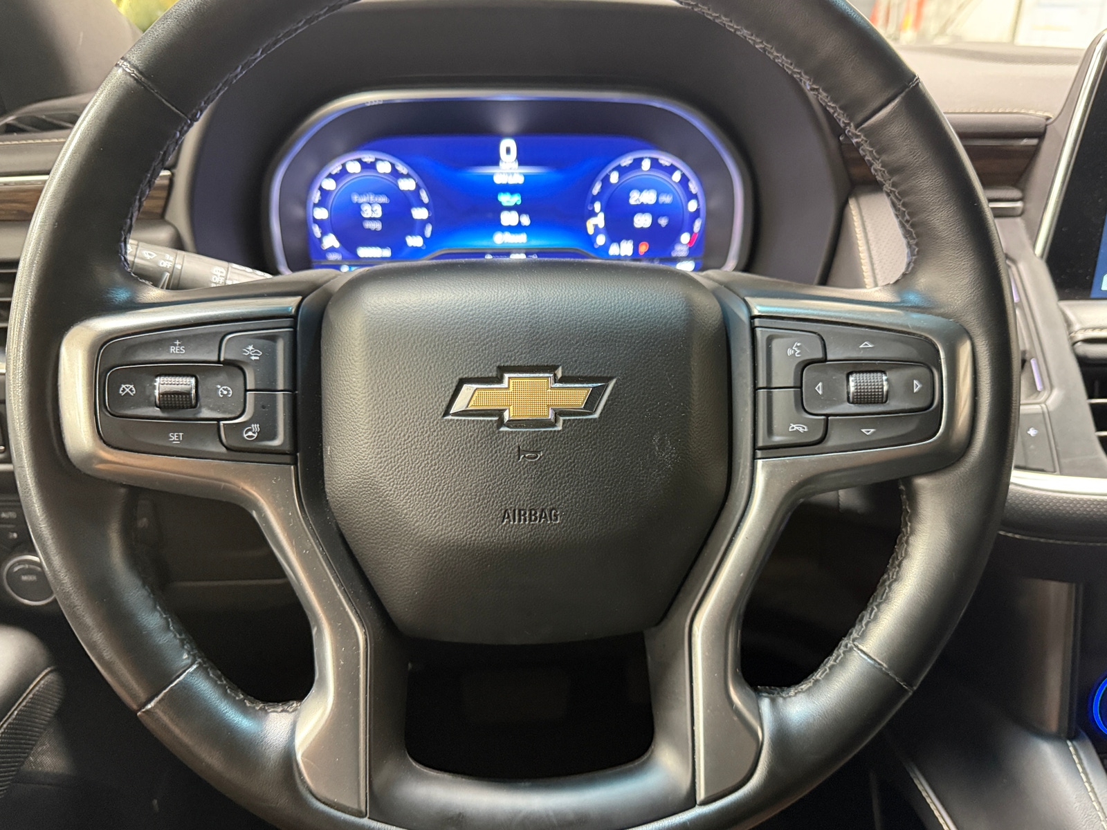Thumbnail: 2023 Chevrolet Suburban - 4