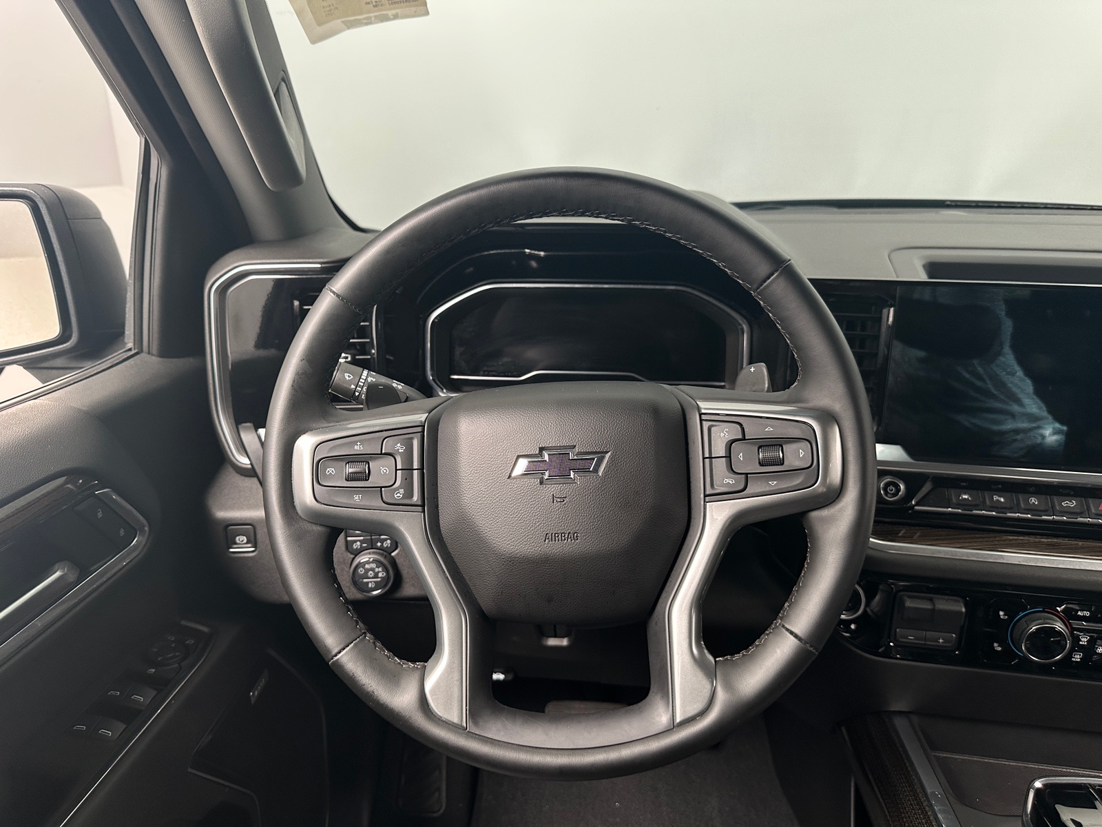 Thumbnail: 2025 Chevrolet Silverado 1500 - 5