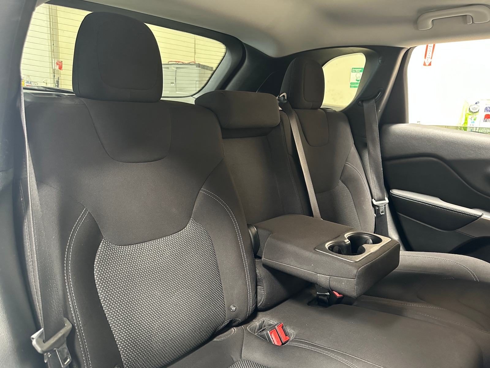Thumbnail: 2019 Jeep Cherokee - 6
