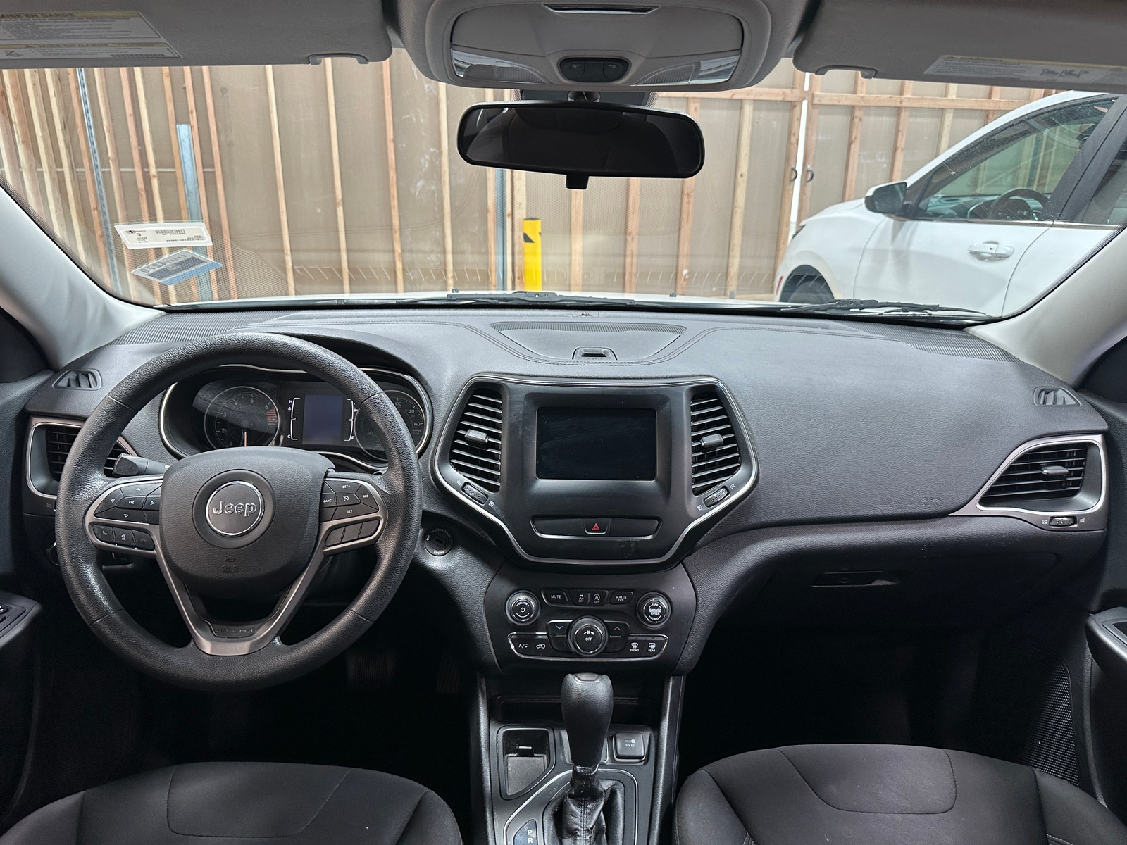 Thumbnail: 2019 Jeep Cherokee - 3