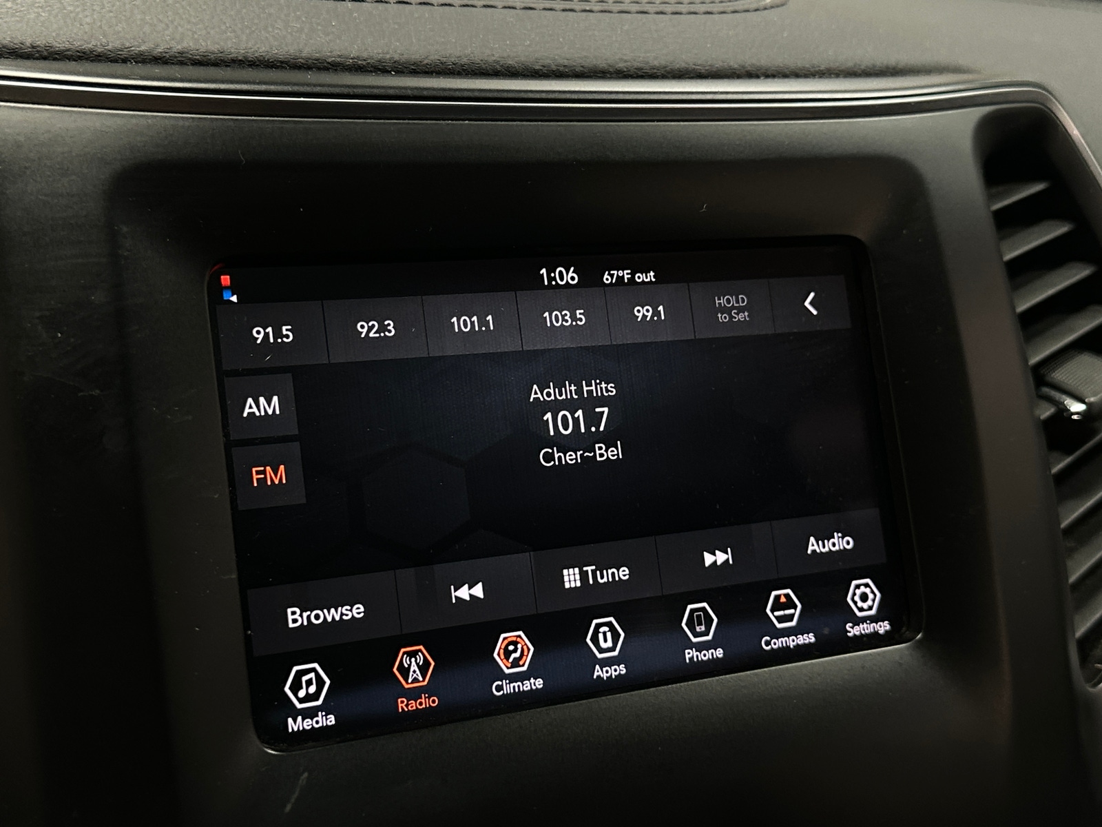 Thumbnail: 2019 Jeep Cherokee - 4
