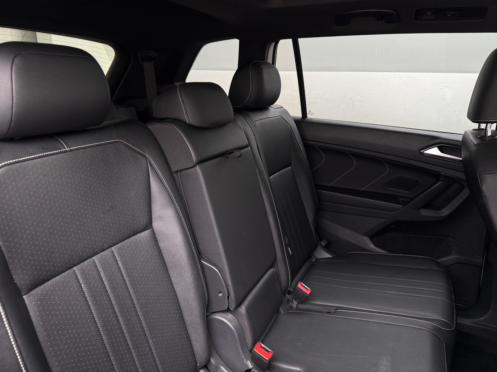 Thumbnail: 2023 Volkswagen Tiguan - 6