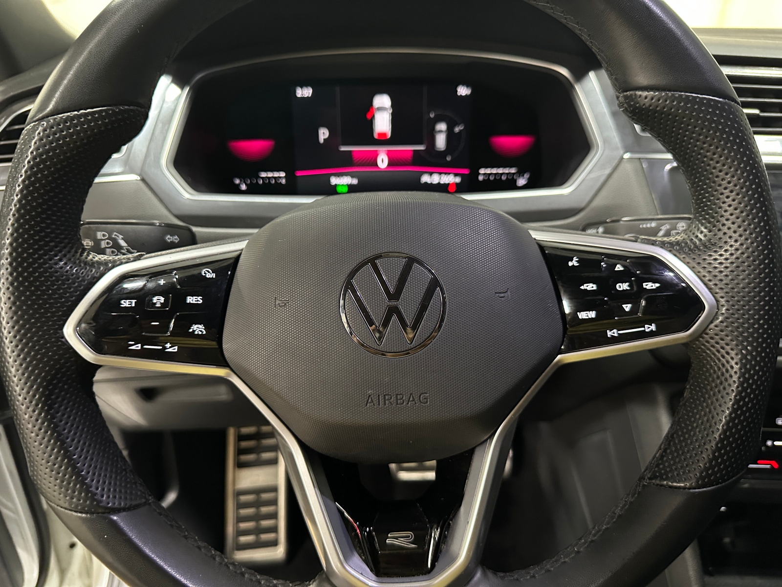 Thumbnail: 2023 Volkswagen Tiguan - 5