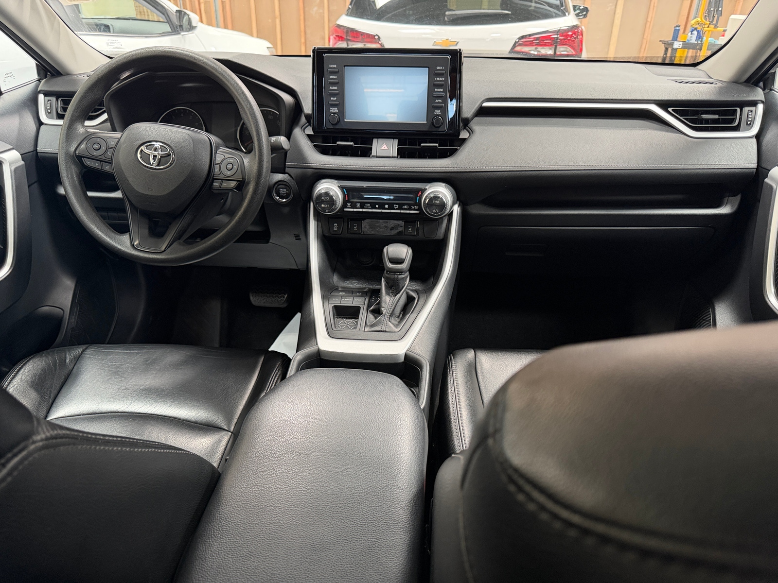 Thumbnail: 2019 Toyota RAV4 - 3