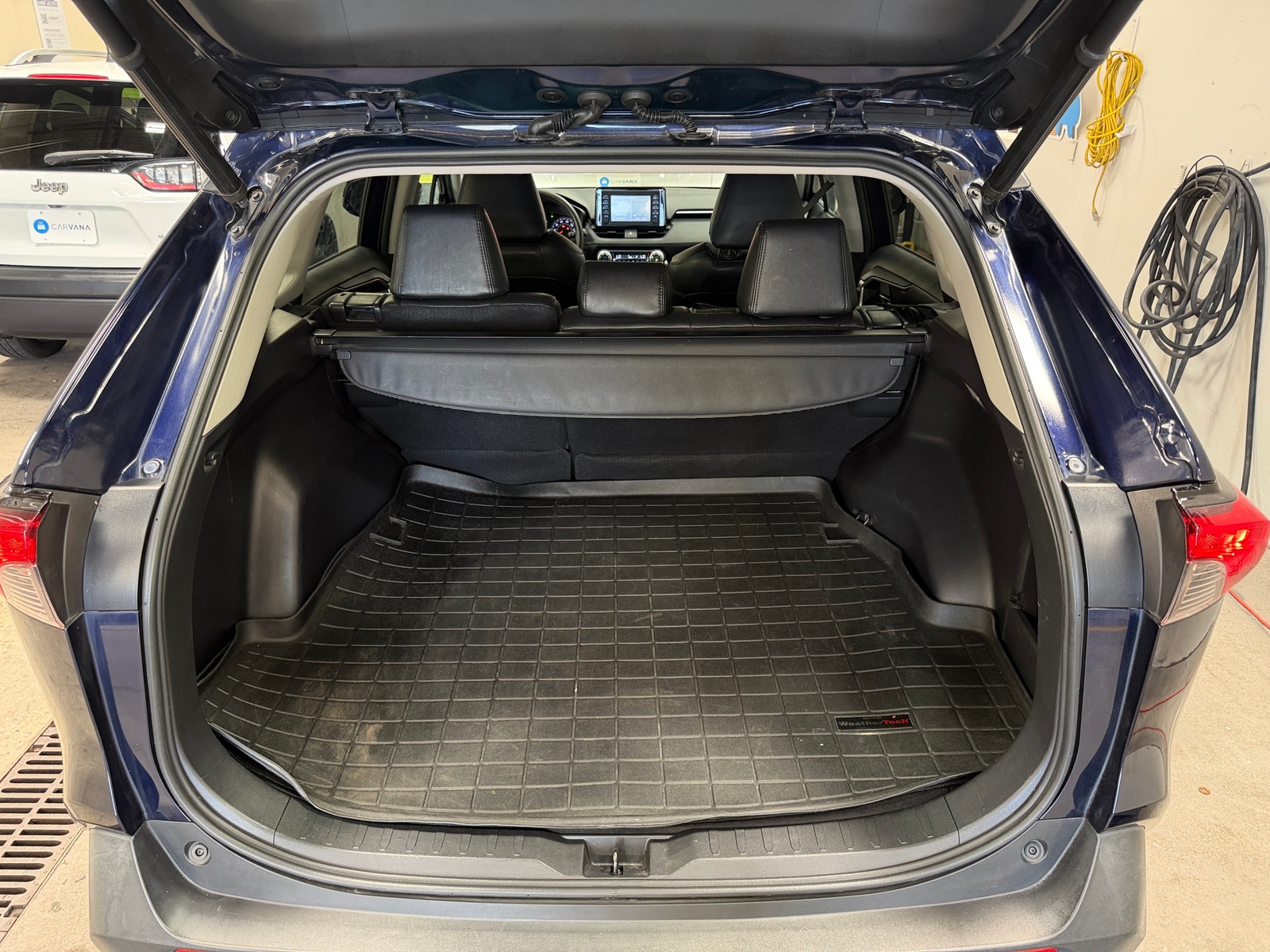 Thumbnail: 2019 Toyota RAV4 - 7