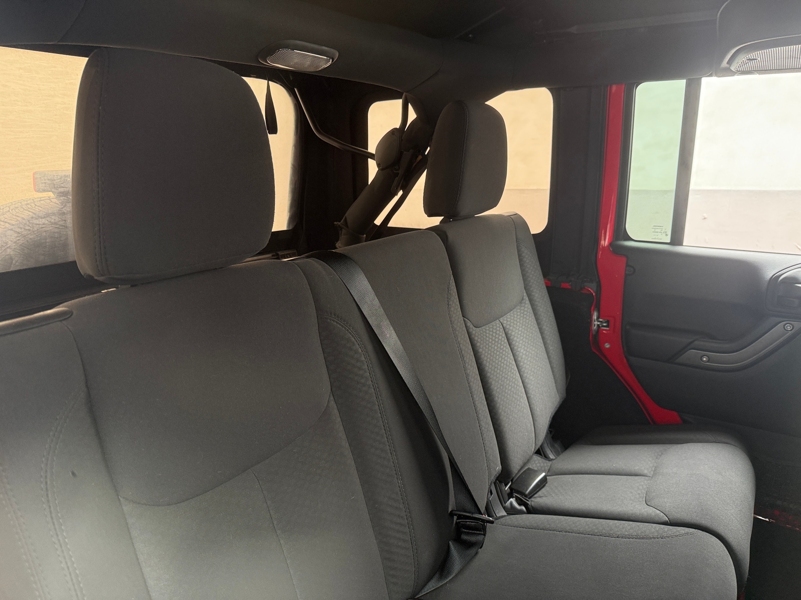 Thumbnail: 2015 Jeep Wrangler - 6