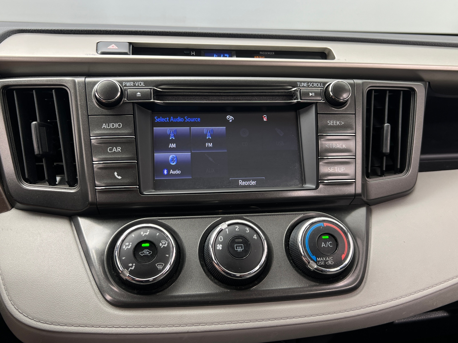 Thumbnail: 2015 Toyota RAV4 - 4