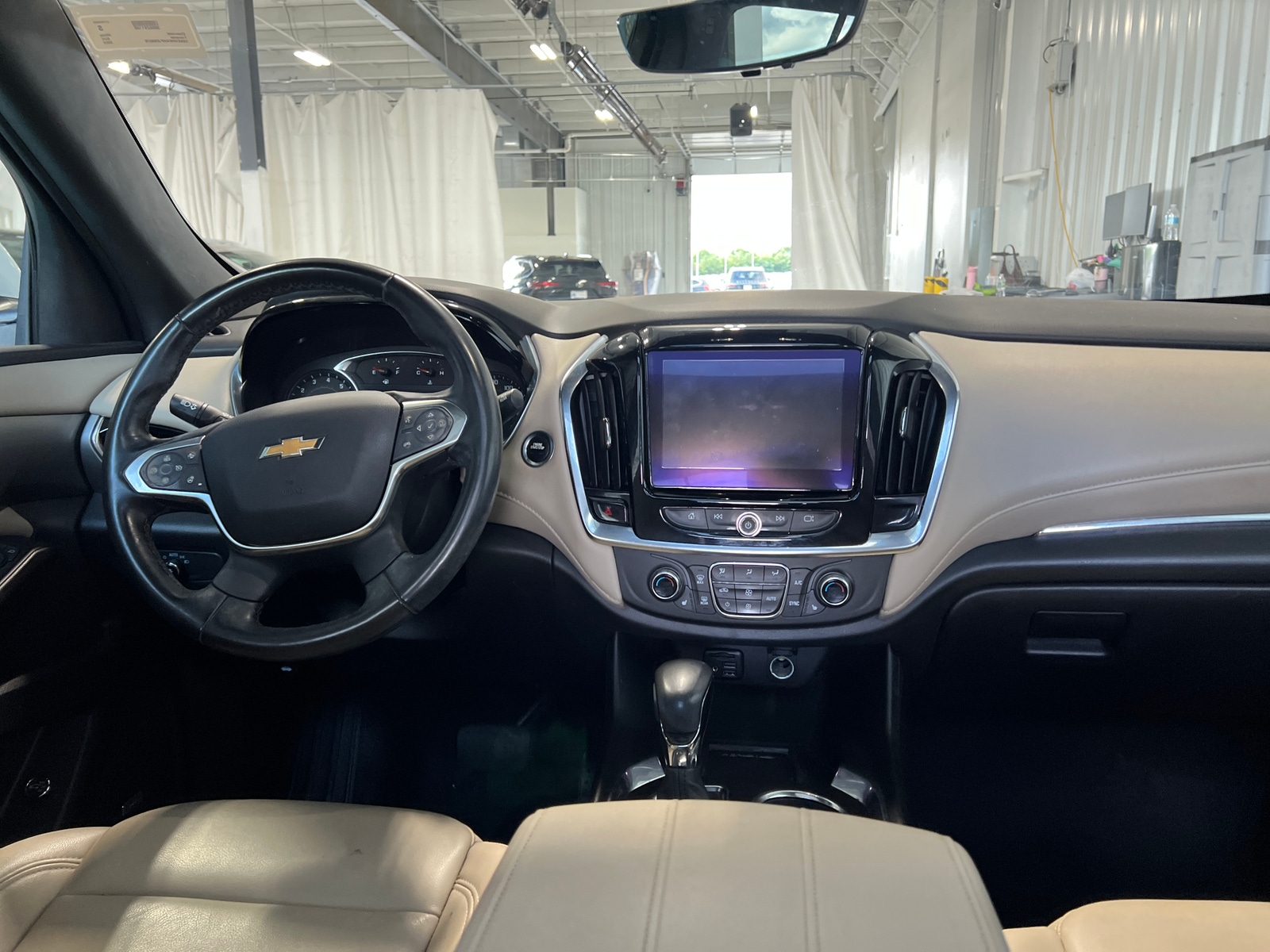 Thumbnail: 2023 Chevrolet Traverse - 2