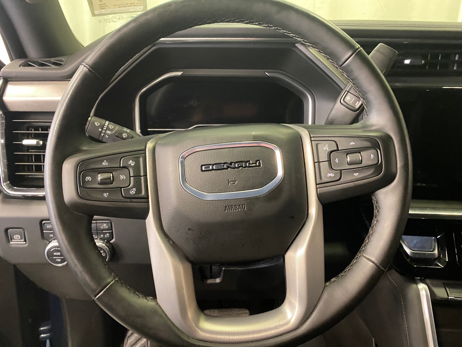Thumbnail: 2025 GMC Sierra 2500 - 4