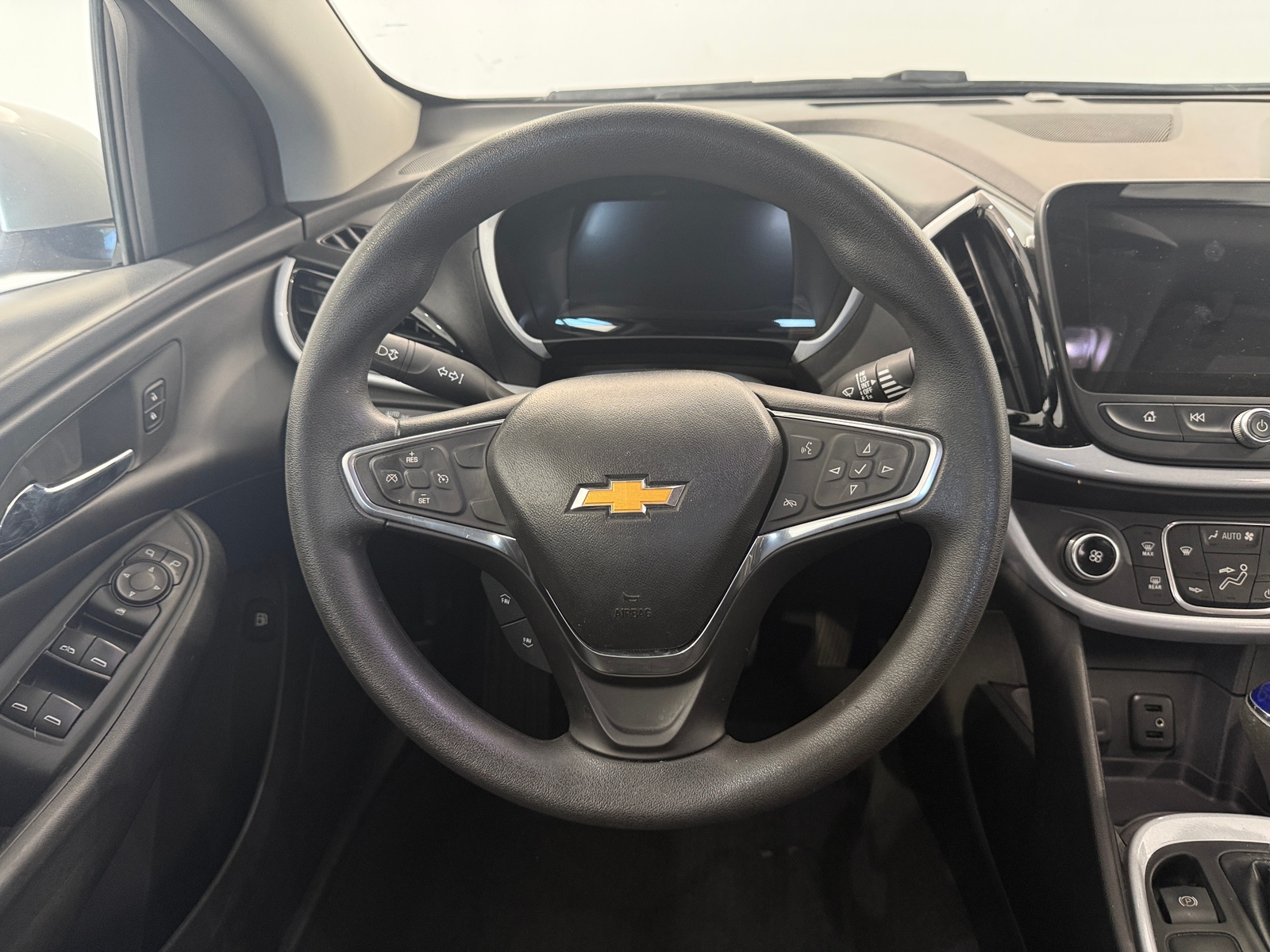 Thumbnail: 2018 Chevrolet Volt - 5