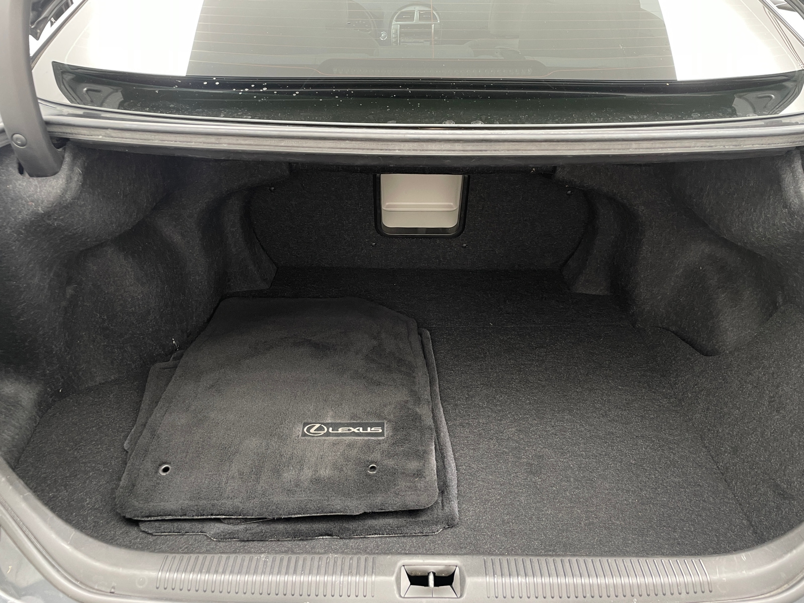 Thumbnail: 2011 Lexus ES - 6
