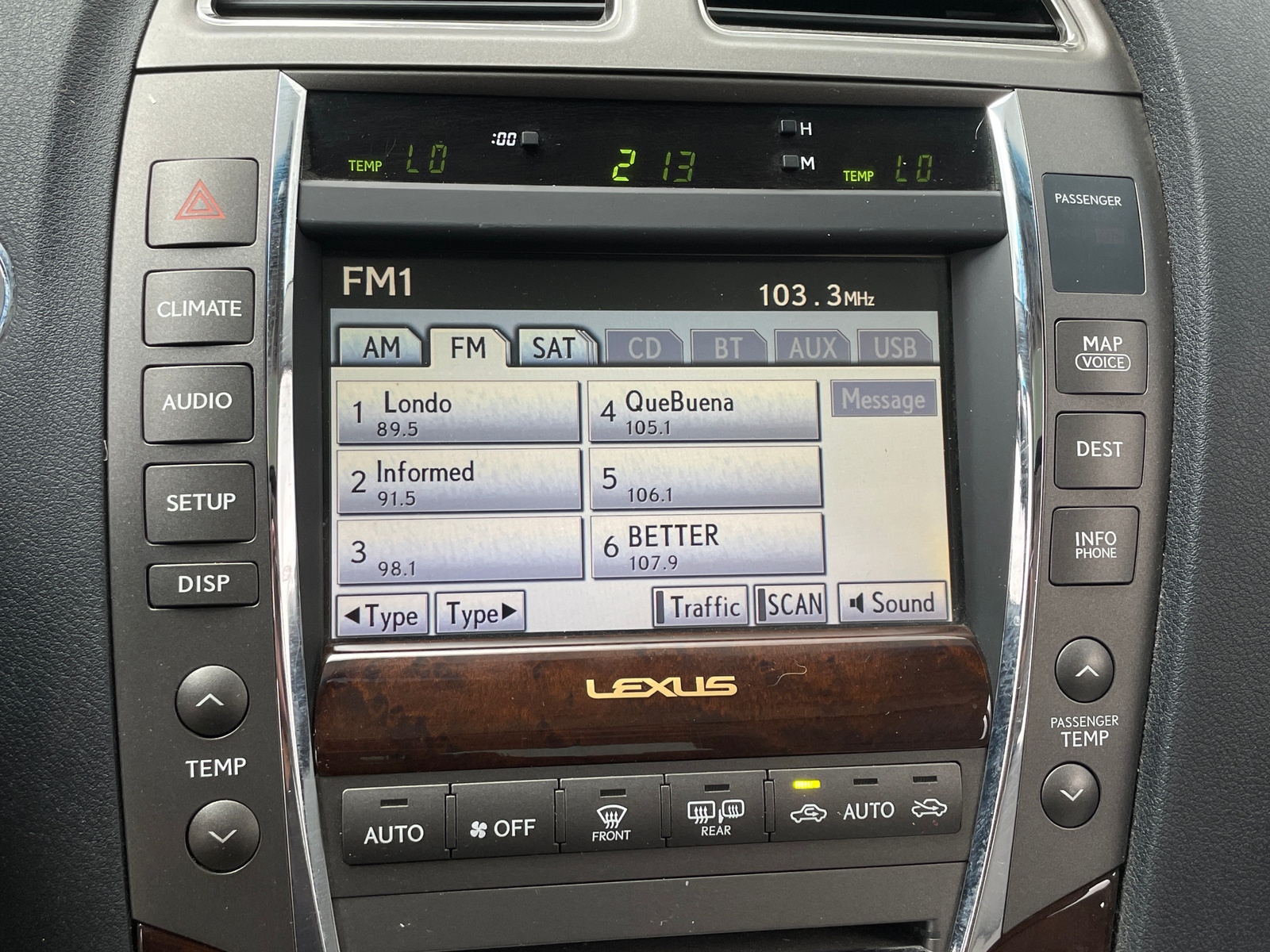 Thumbnail: 2011 Lexus ES - 3