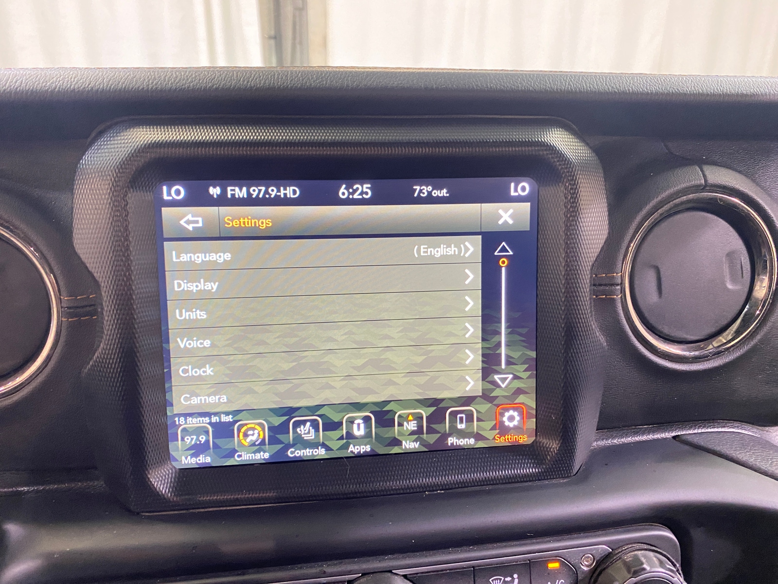 Thumbnail: 2023 Jeep Gladiator - 3