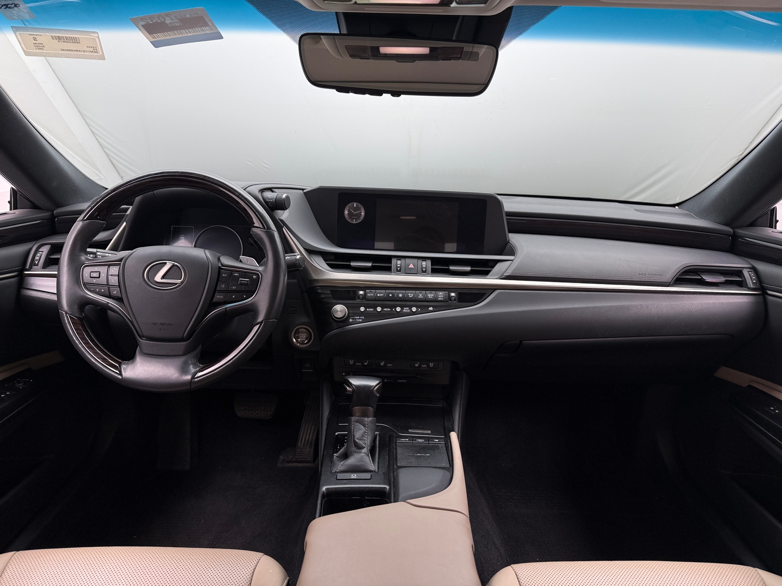 Thumbnail: 2021 Lexus ES - 2