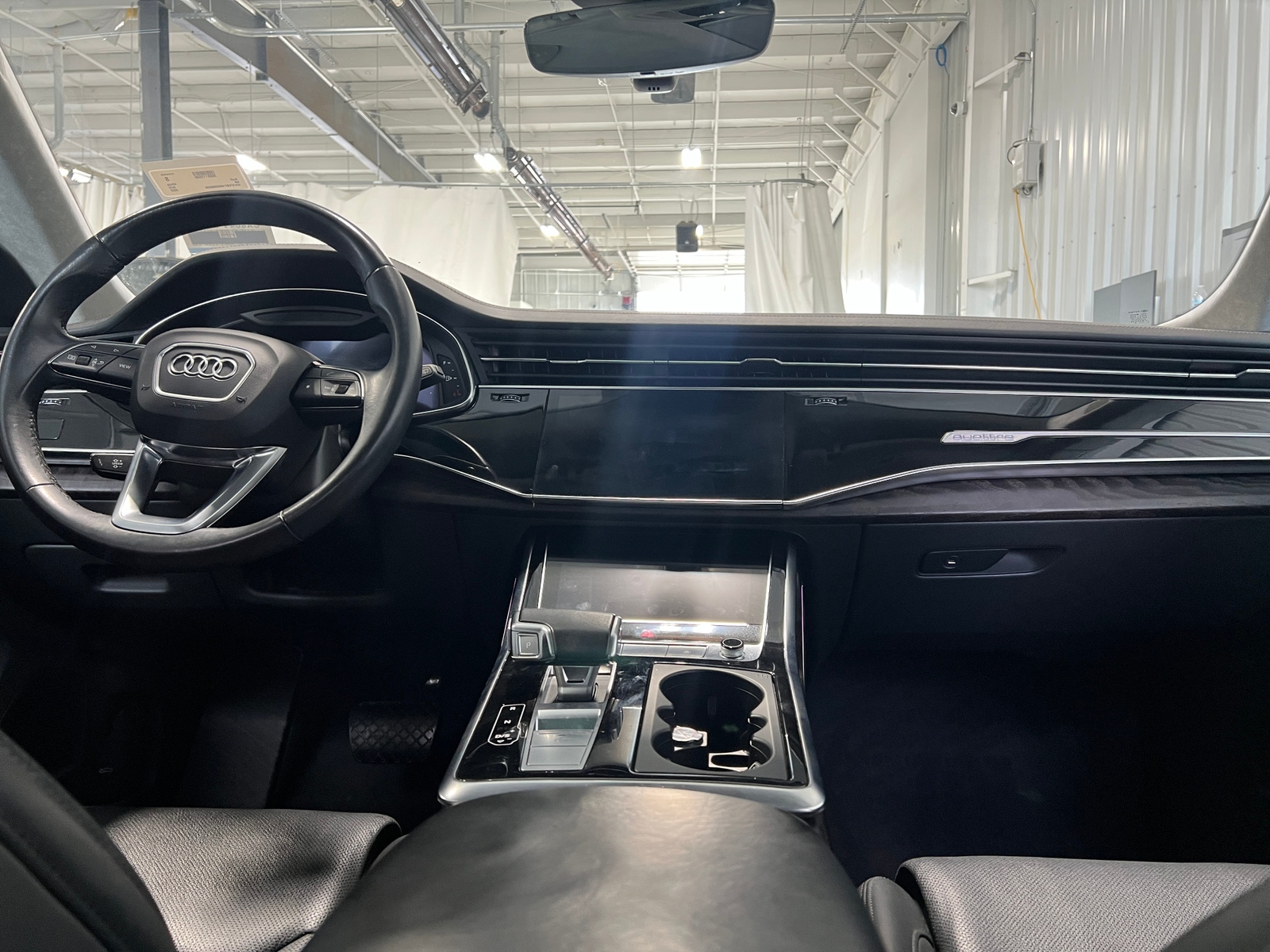 Thumbnail: 2022 Audi Q8 - 2