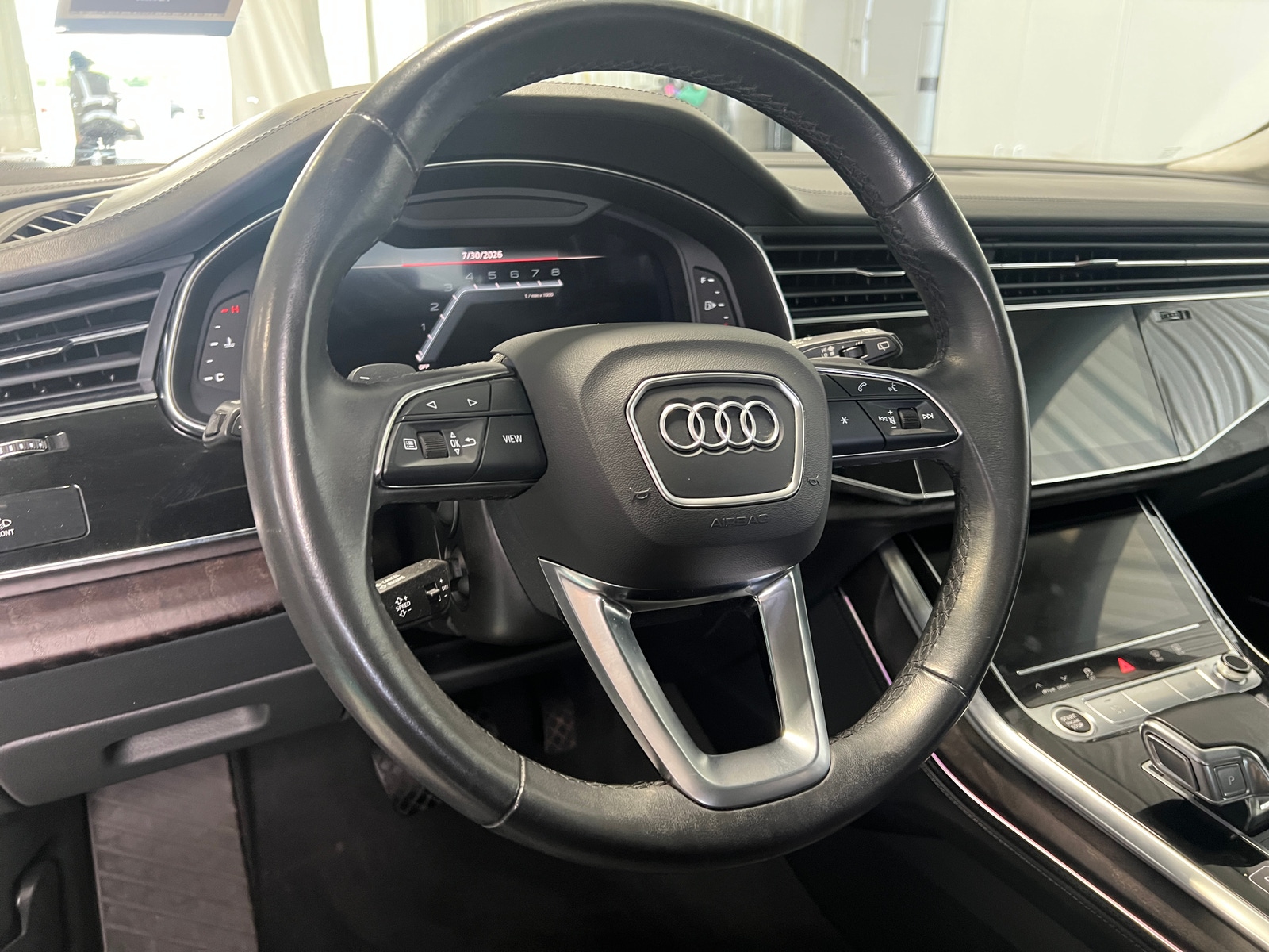 Thumbnail: 2022 Audi Q8 - 4