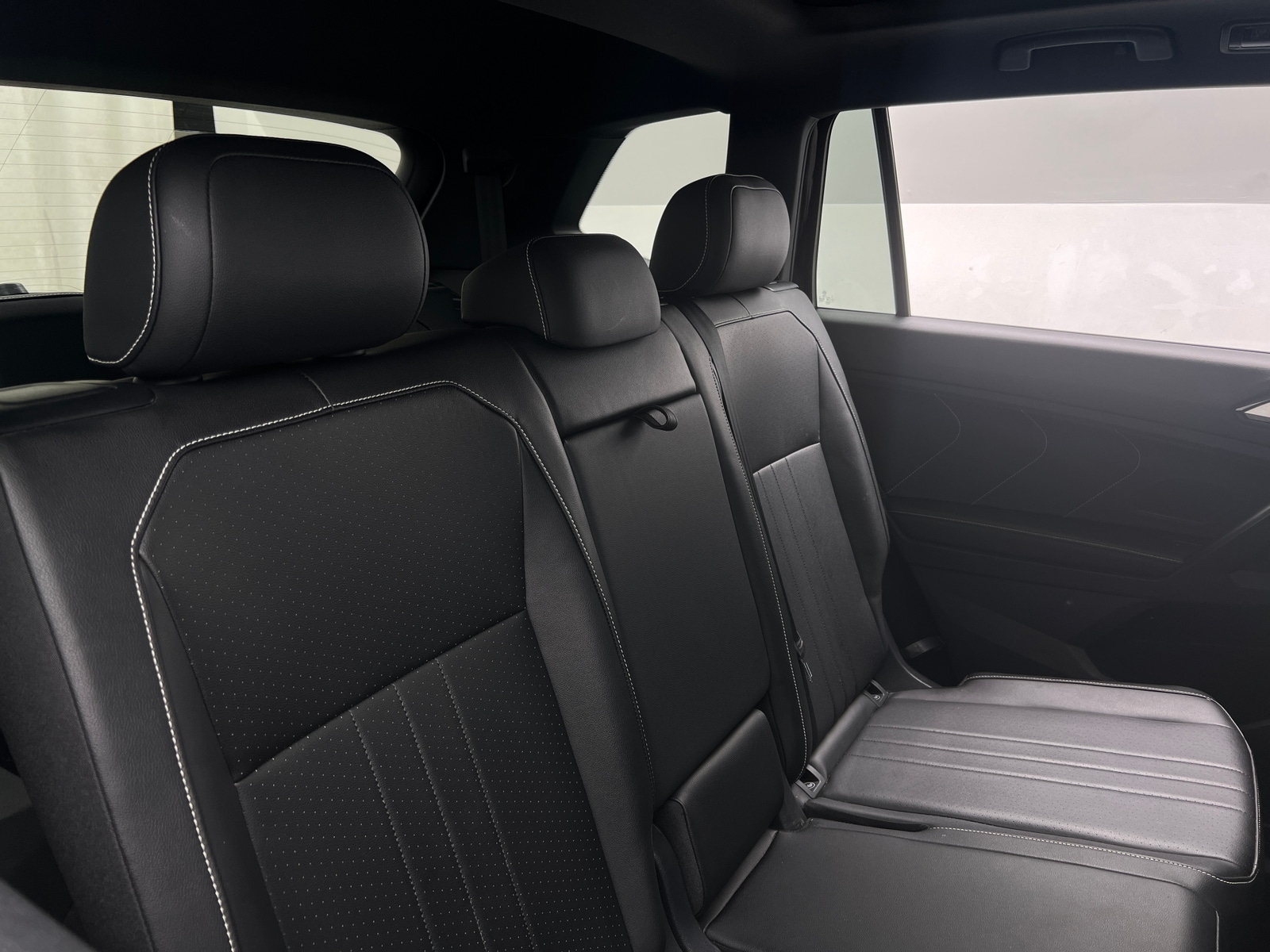 Thumbnail: 2023 Volkswagen Tiguan - 5