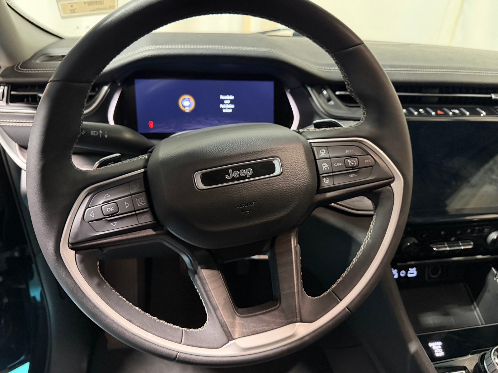 Thumbnail: 2023 Jeep Grand Cherokee L - 4