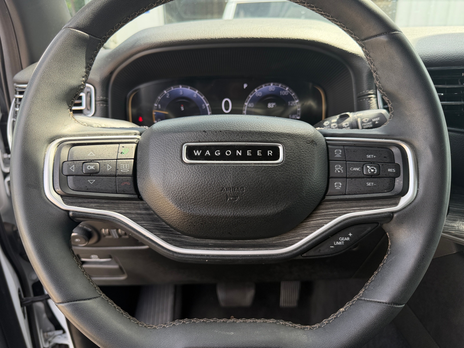 Thumbnail: 2022 Jeep Wagoneer - 4