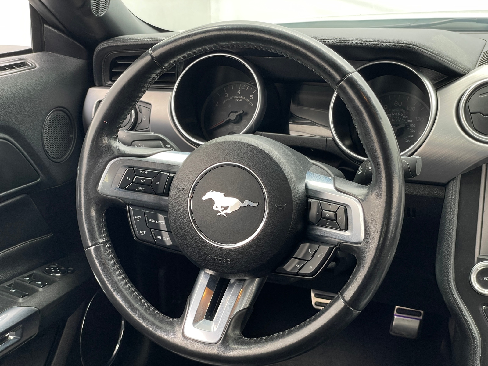 Thumbnail: 2022 Ford Mustang - 4