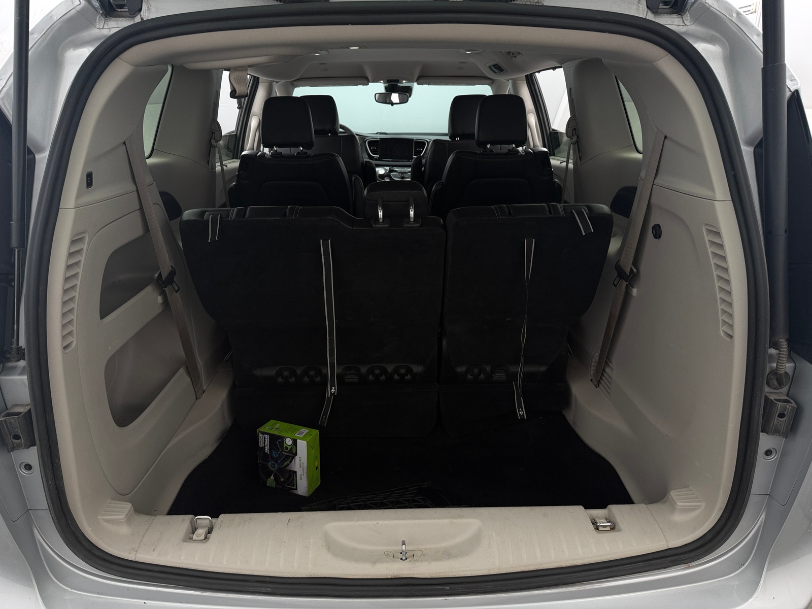 Thumbnail: 2024 Chrysler Pacifica - 6