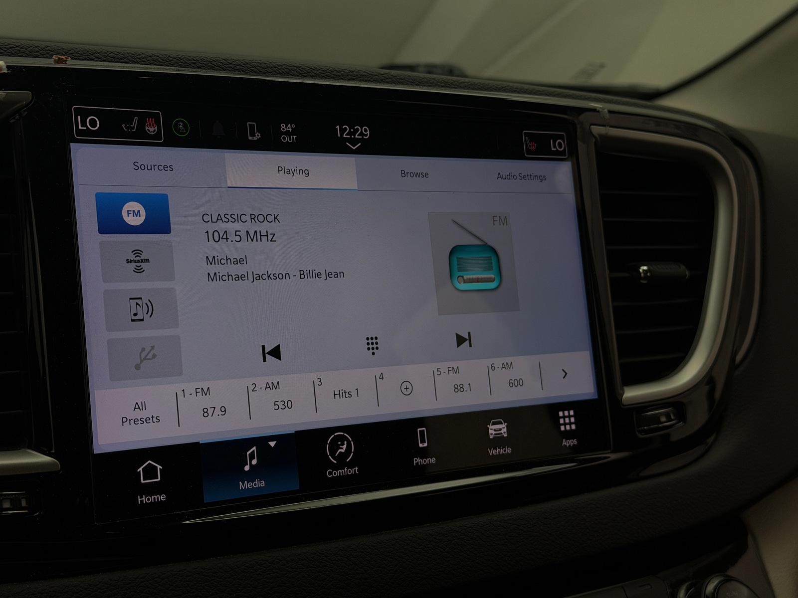 Thumbnail: 2024 Chrysler Pacifica - 3
