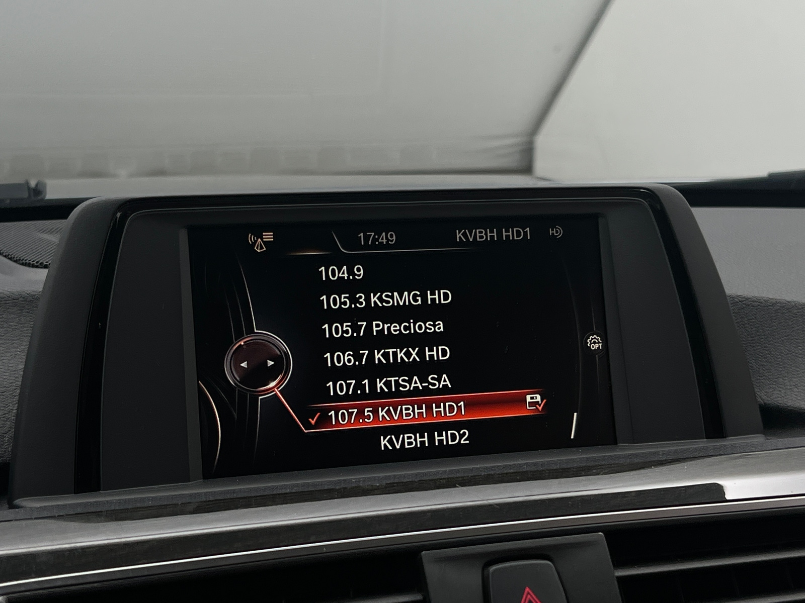 Thumbnail: 2016 BMW 3 Series - 3
