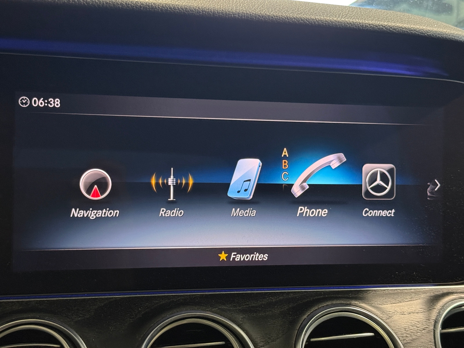 Thumbnail: 2020 Mercedes-Benz E-Class - 3