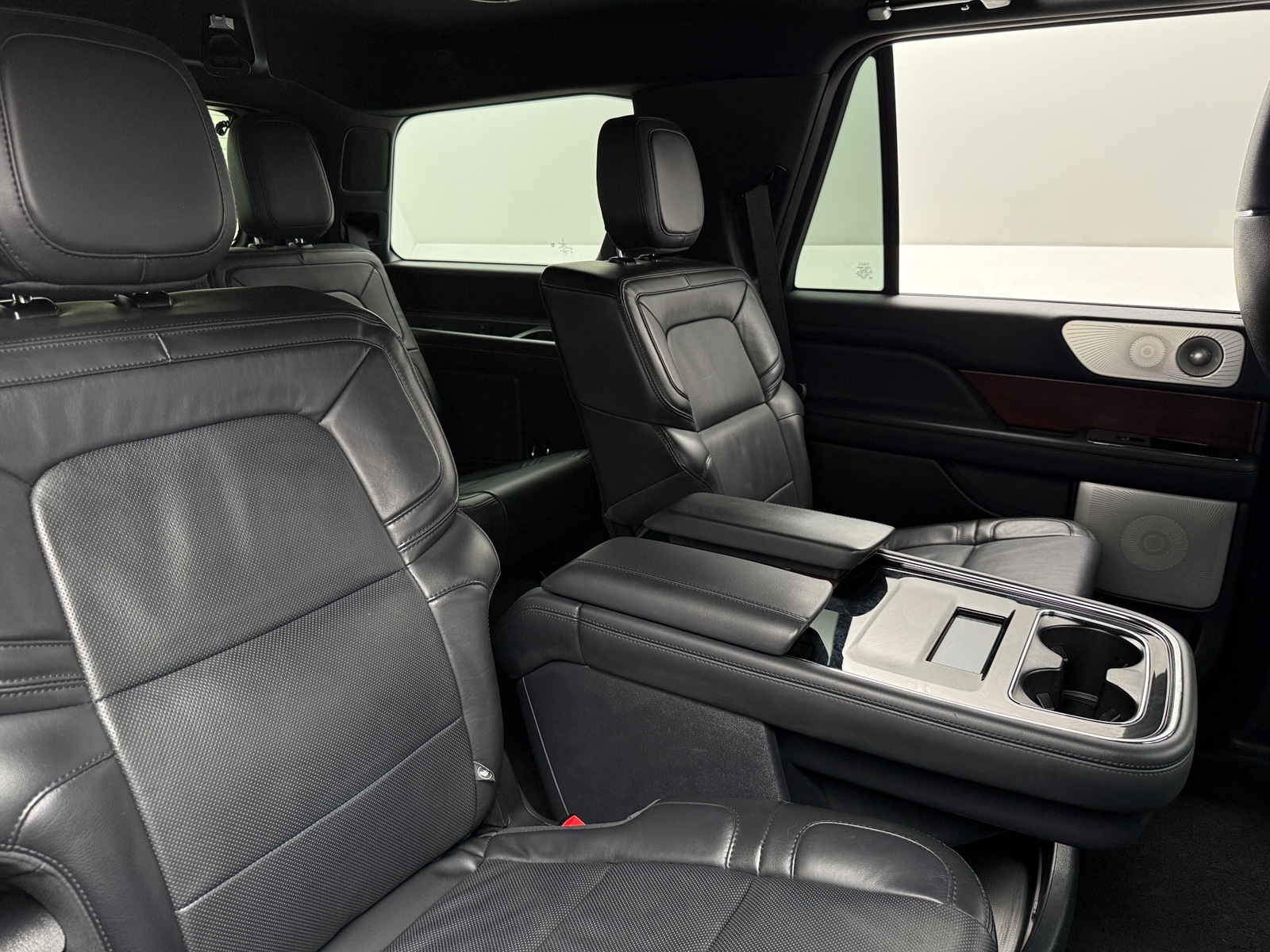 Thumbnail: 2022 Lincoln Navigator - 5