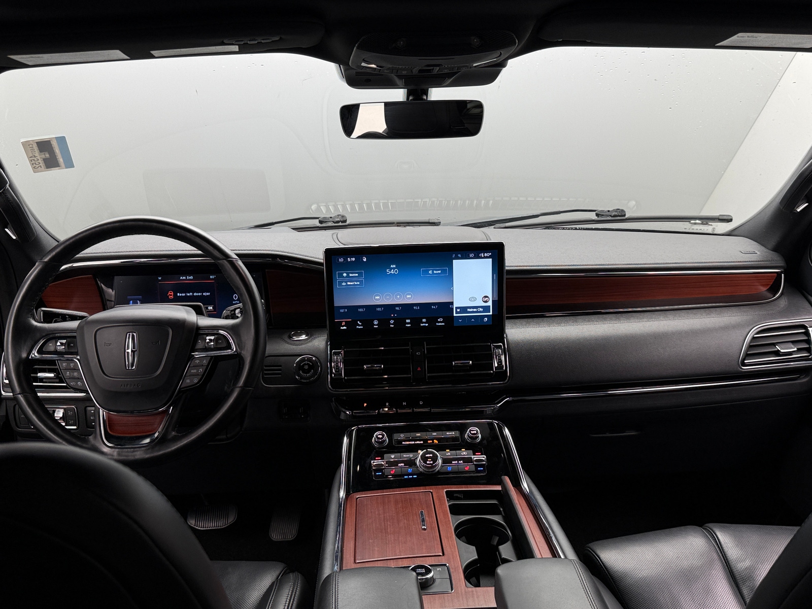 Thumbnail: 2022 Lincoln Navigator - 2