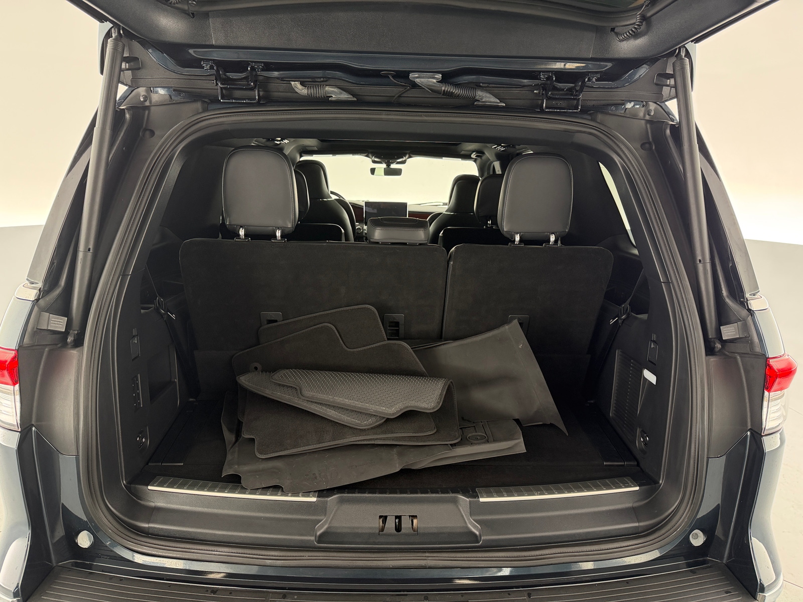 Thumbnail: 2022 Lincoln Navigator - 6