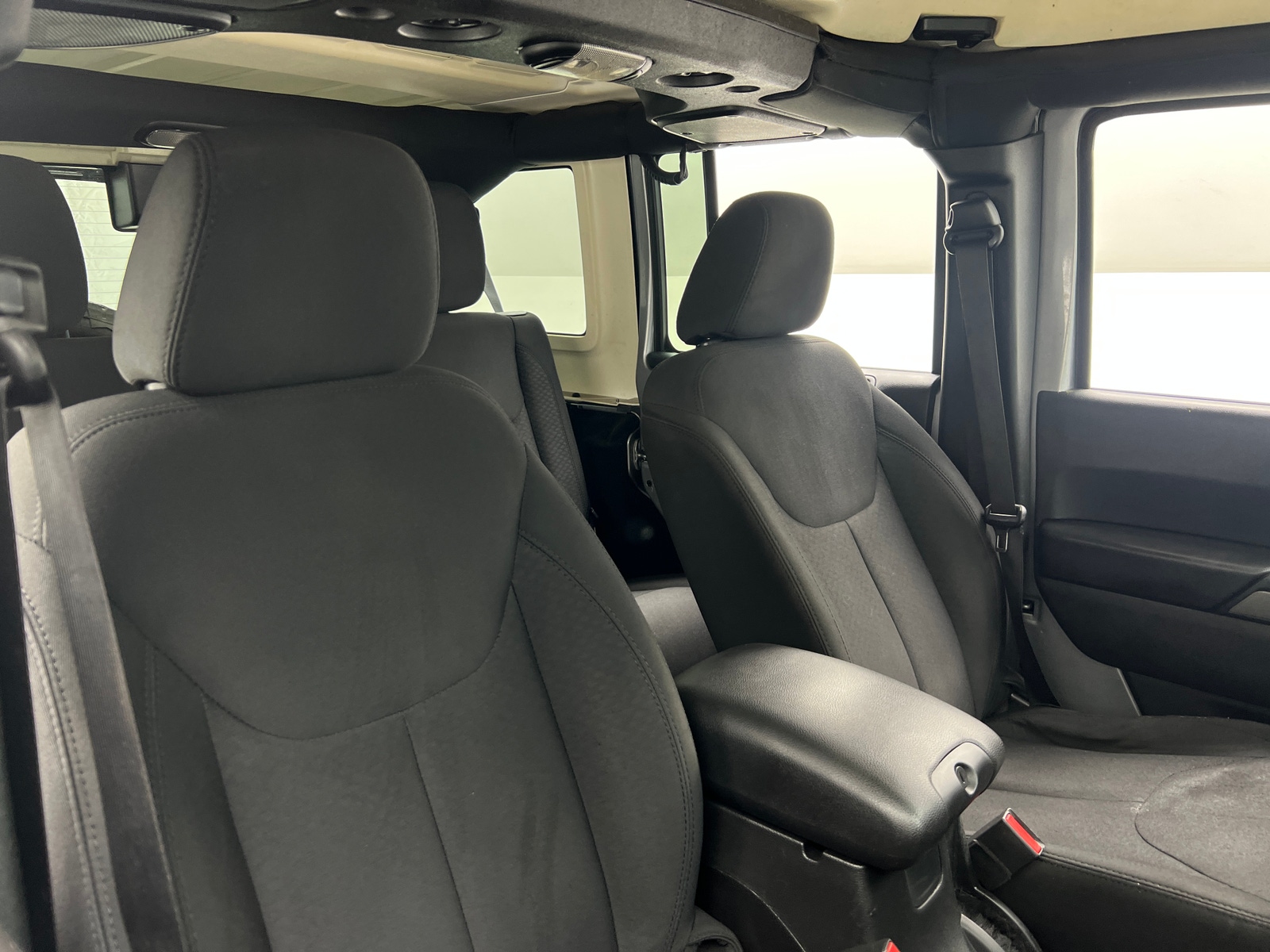 Thumbnail: 2016 Jeep Wrangler - 2