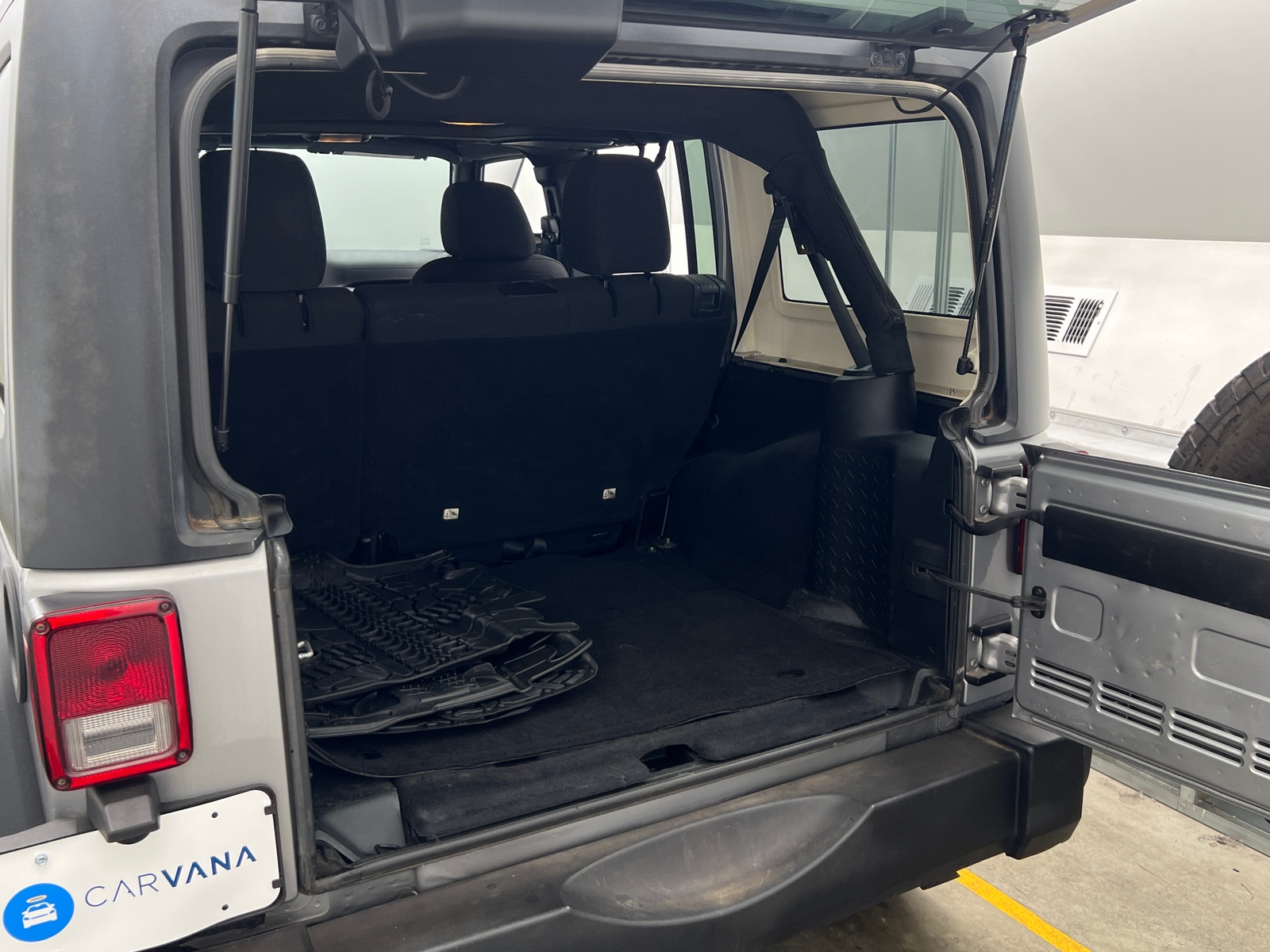 Thumbnail: 2016 Jeep Wrangler - 7