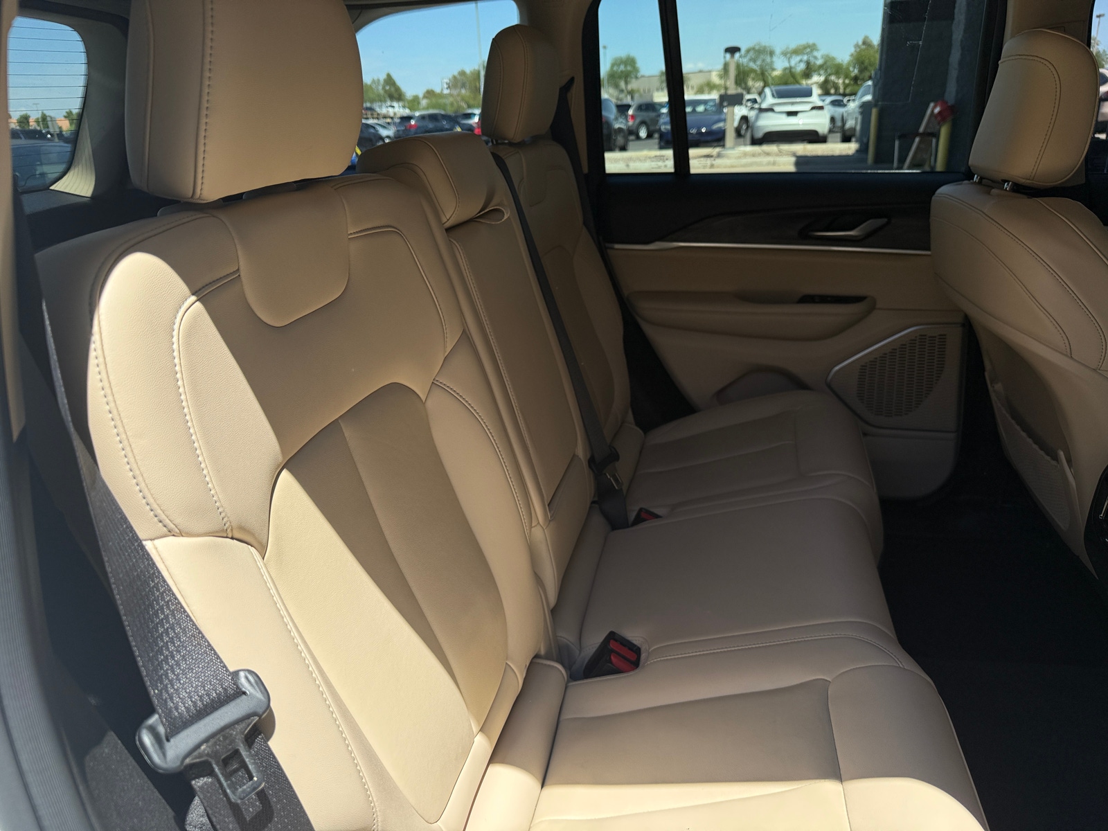 Thumbnail: 2022 Jeep Grand Cherokee - 5