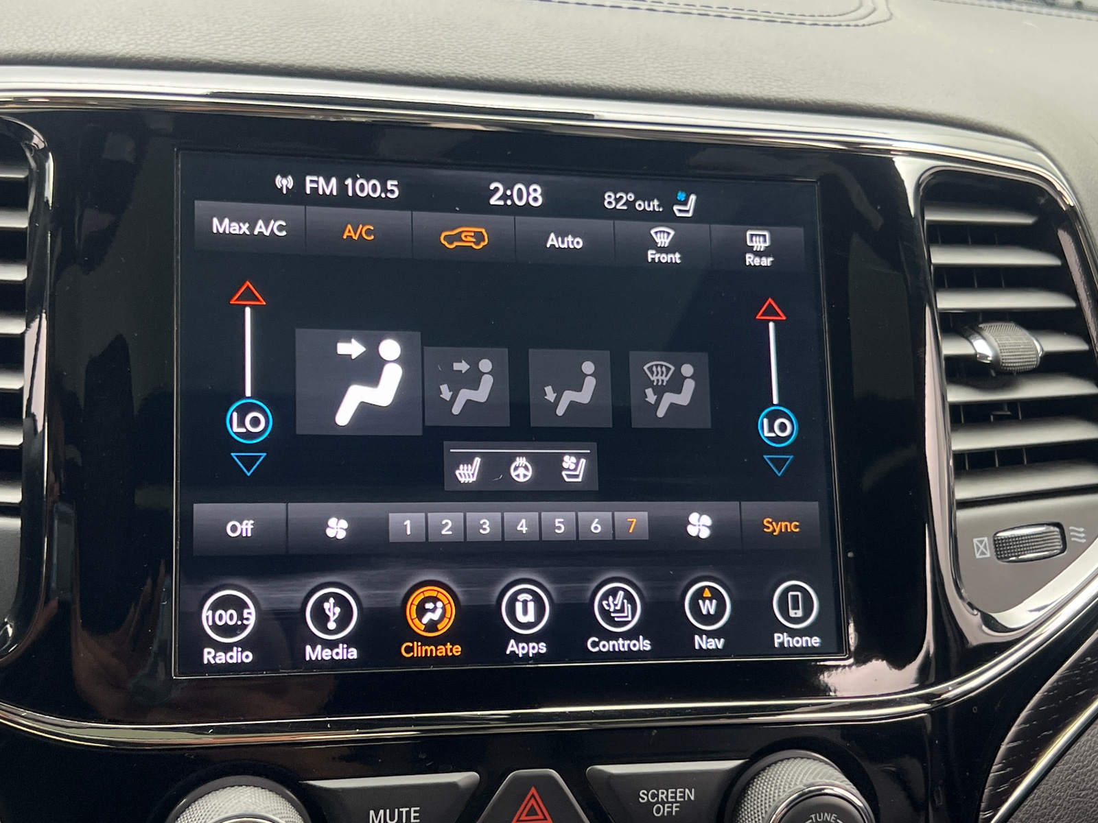 Thumbnail: 2019 Jeep Grand Cherokee - 3