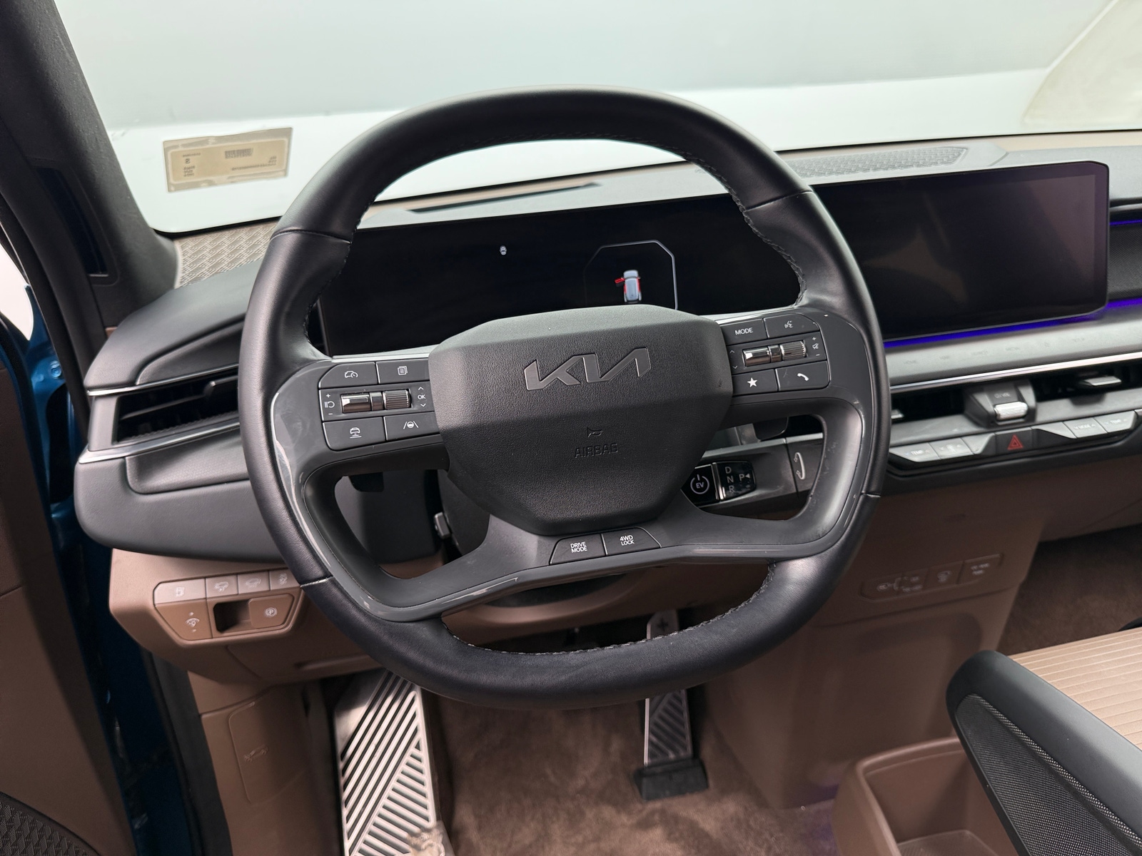 Thumbnail: 2024 Kia EV9 - 4