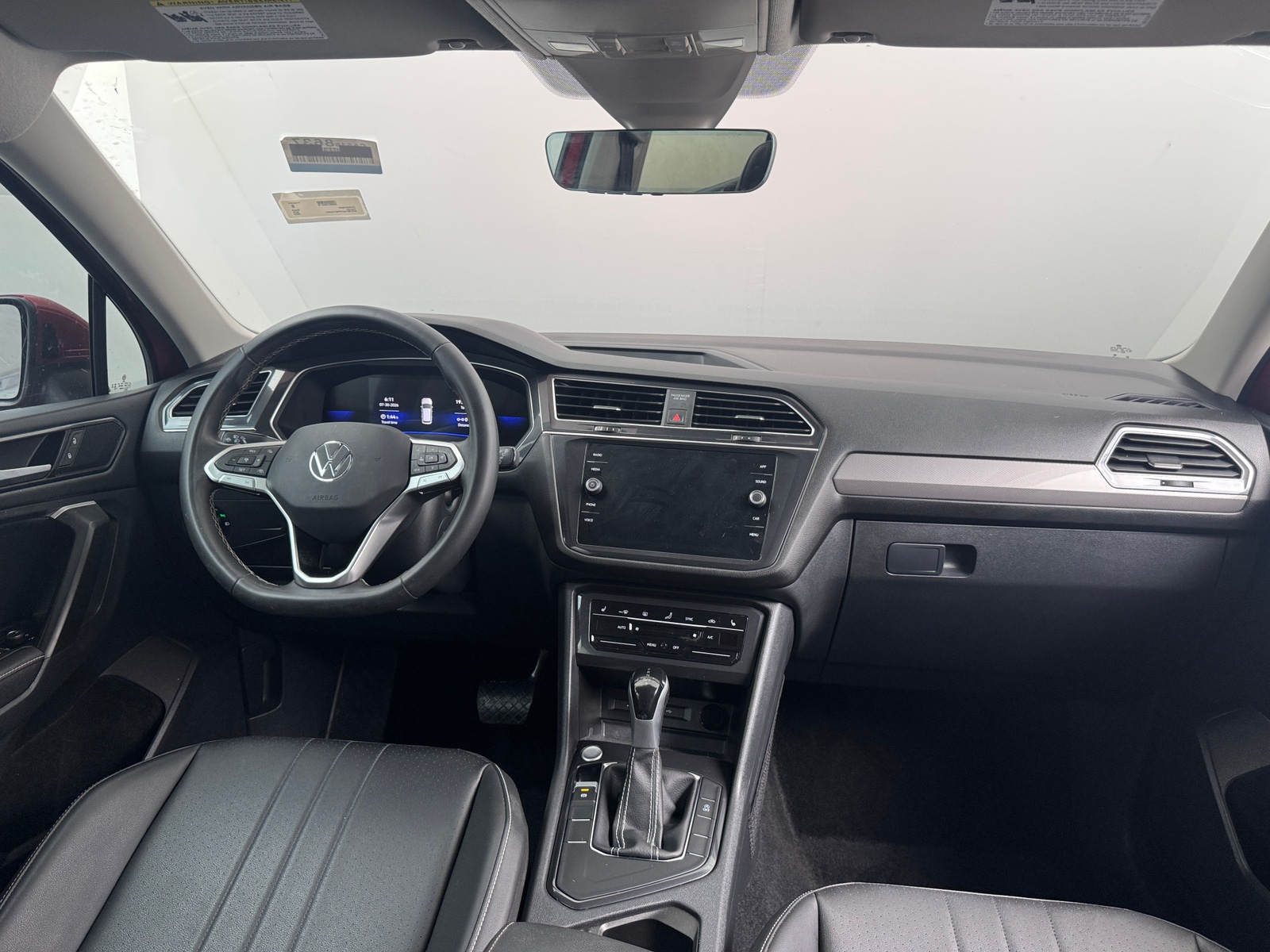 Thumbnail: 2023 Volkswagen Tiguan - 2