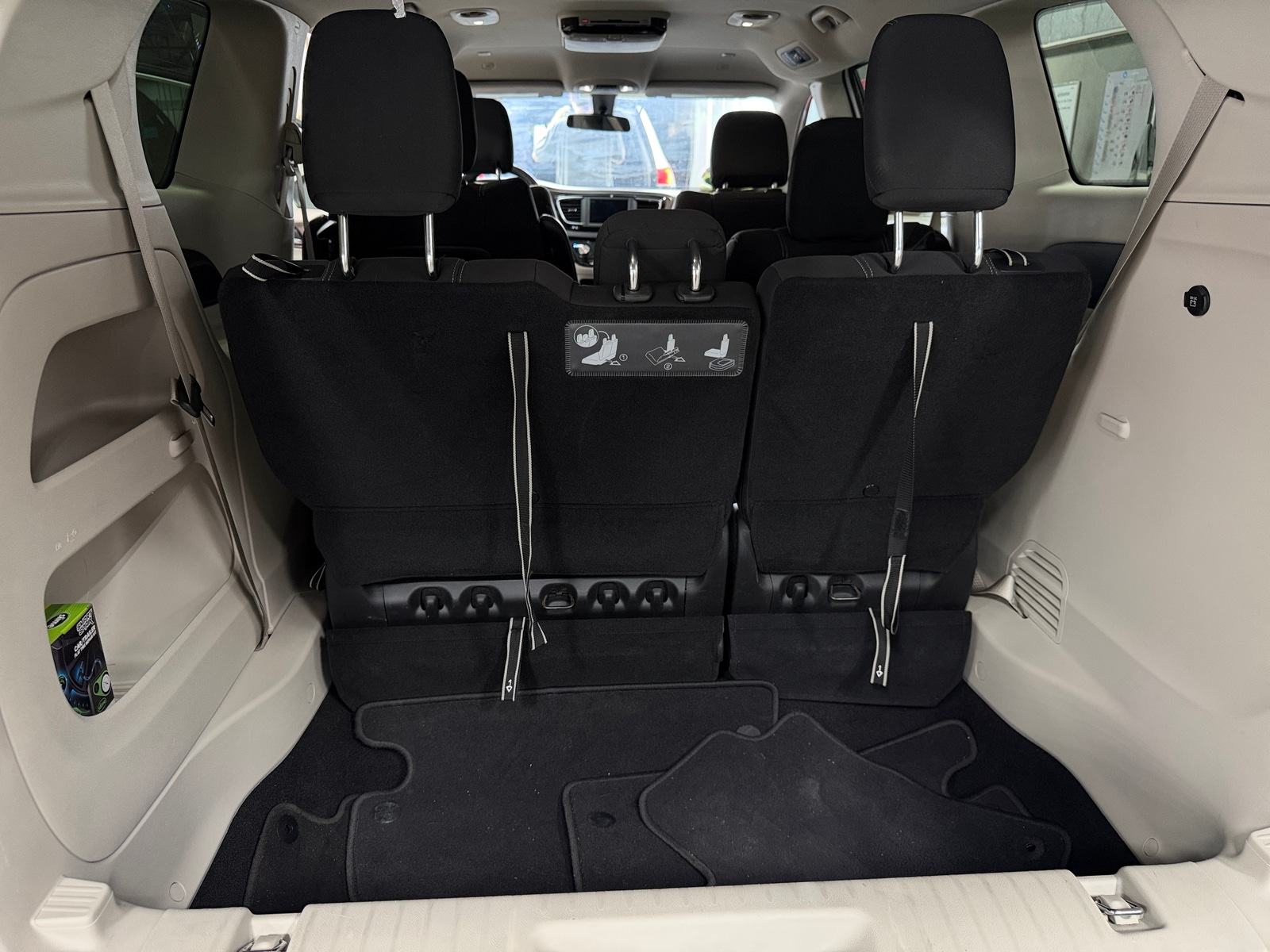 Thumbnail: 2020 Chrysler Voyager - 7