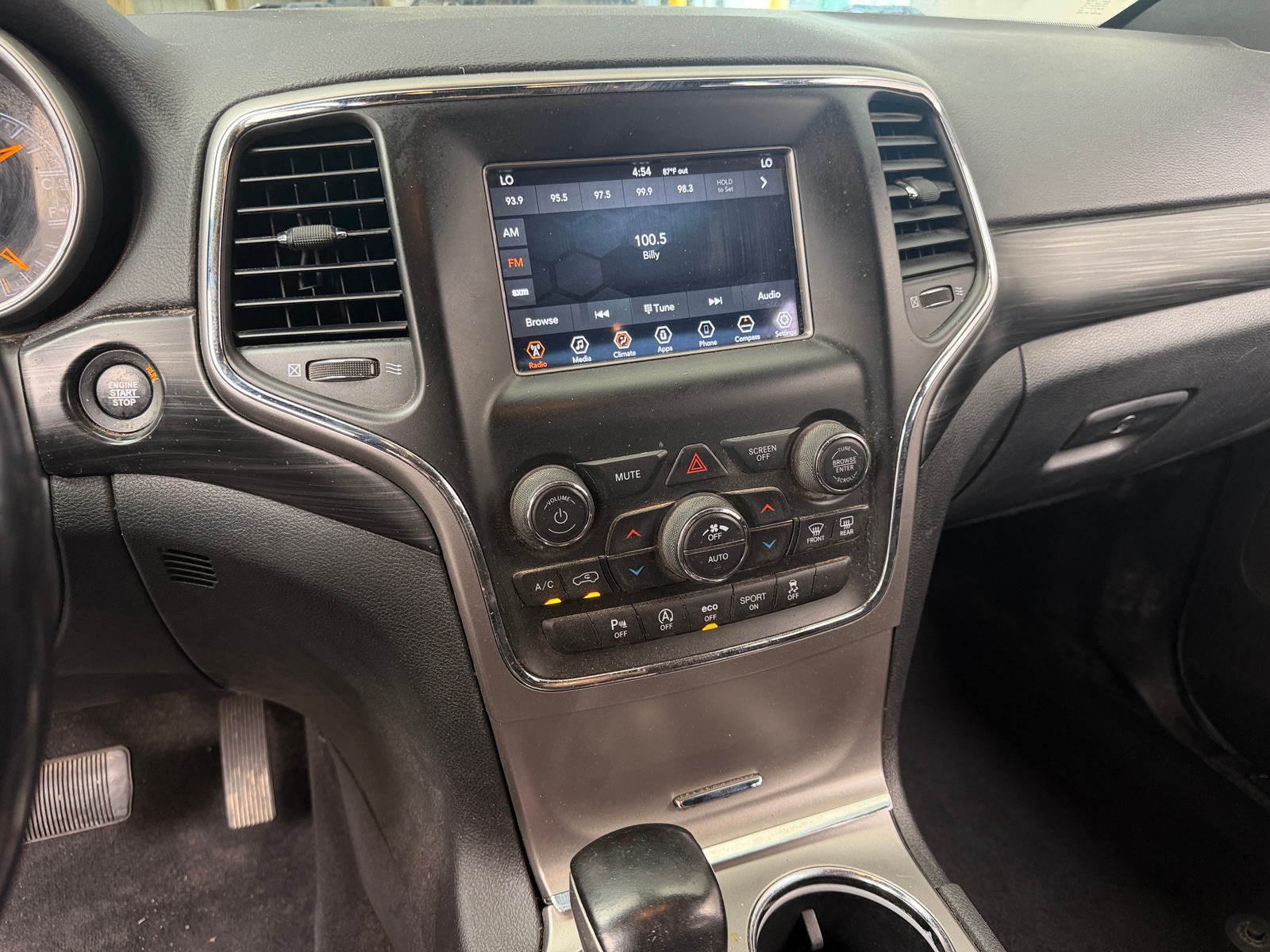 Thumbnail: 2020 Jeep Grand Cherokee - 4