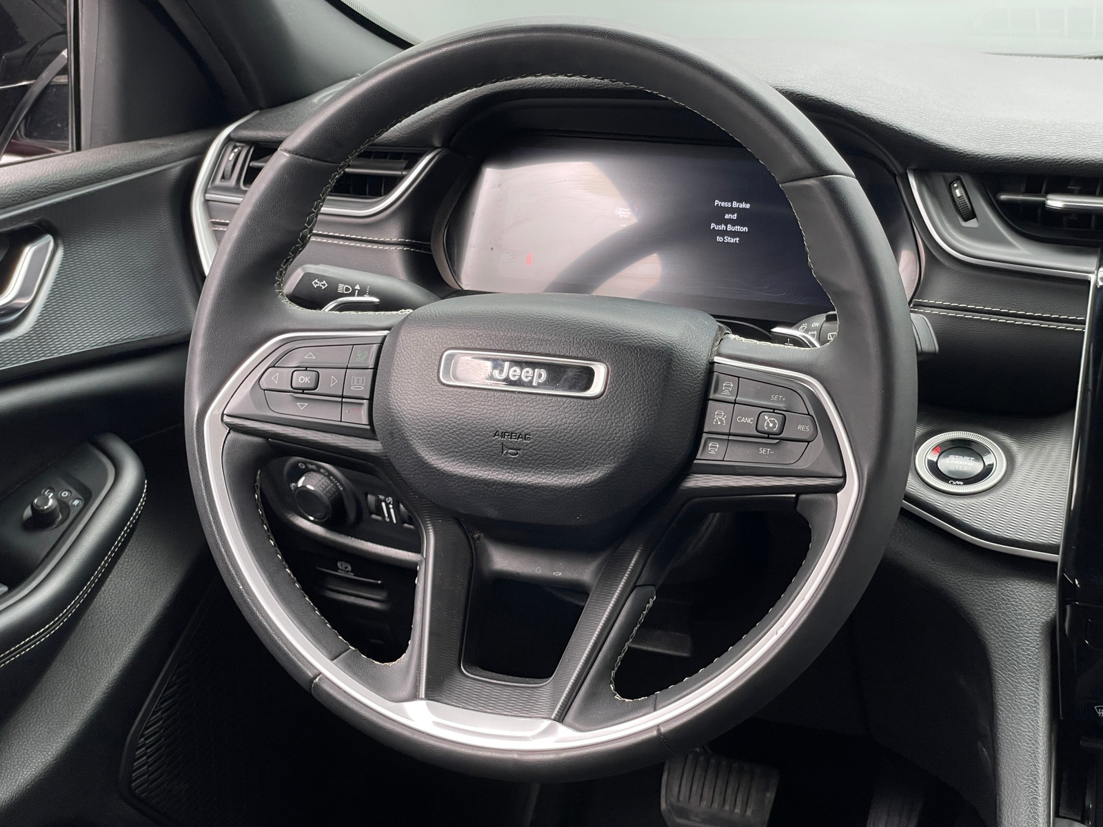 Thumbnail: 2024 Jeep Grand Cherokee - 4