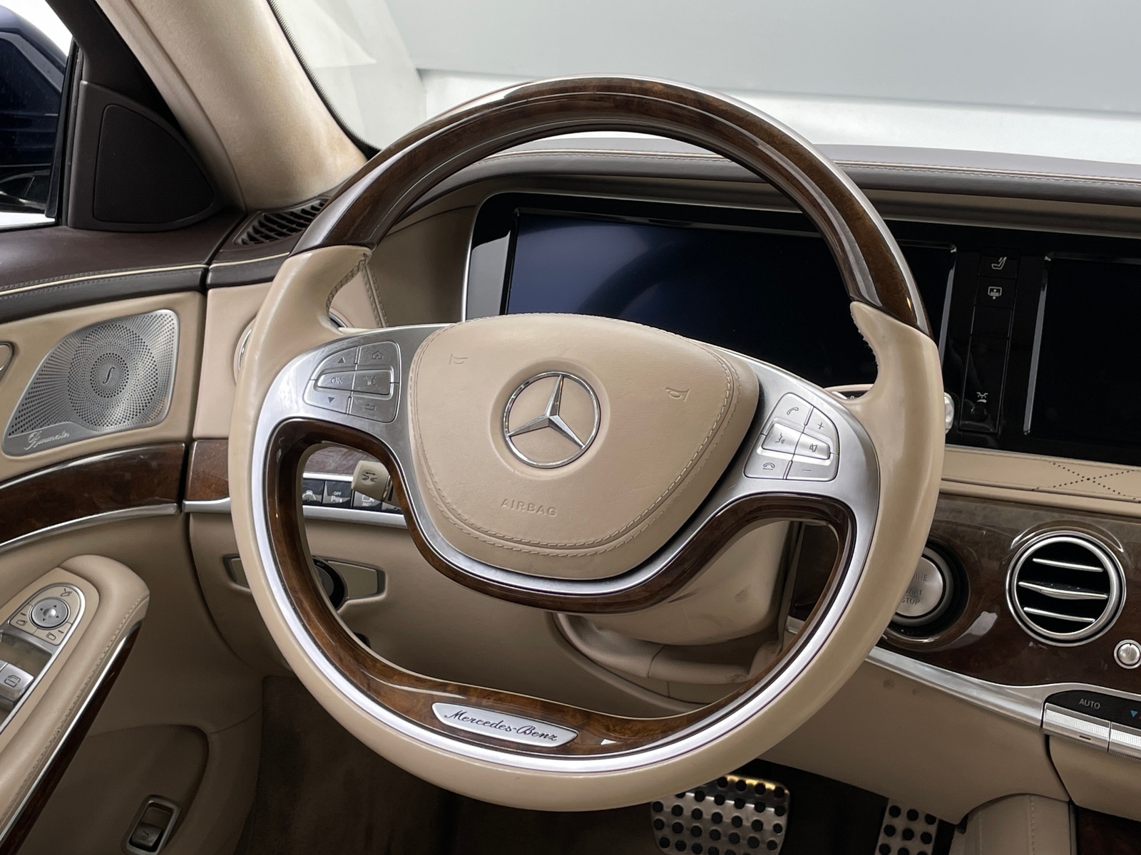 Thumbnail: 2015 Mercedes-Benz S-Class - 4