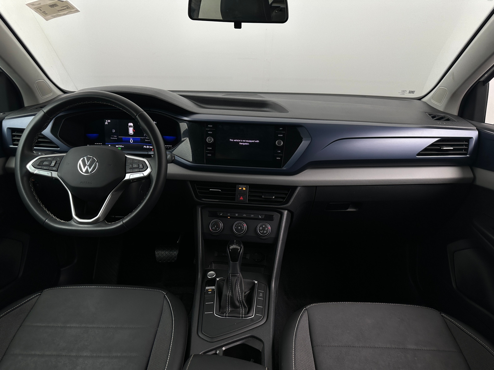 Thumbnail: 2022 Volkswagen Taos - 3