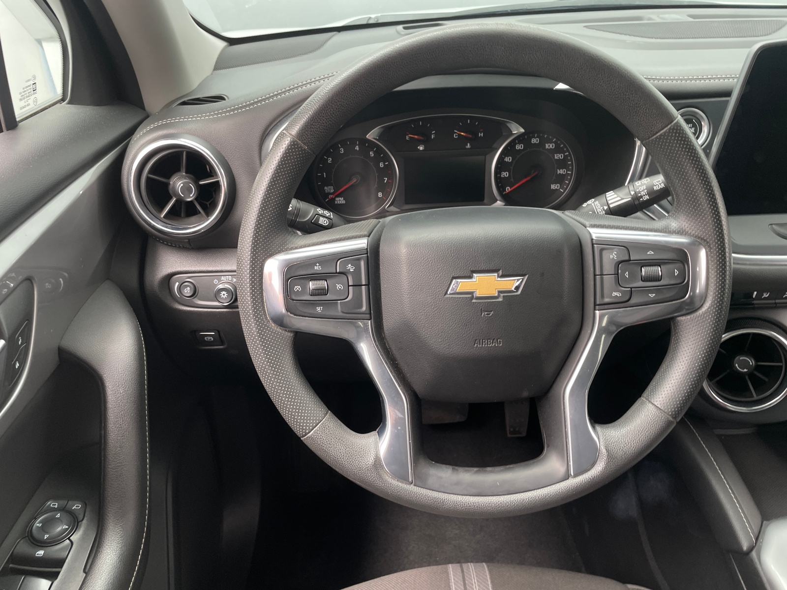 Thumbnail: 2023 Chevrolet Blazer - 5