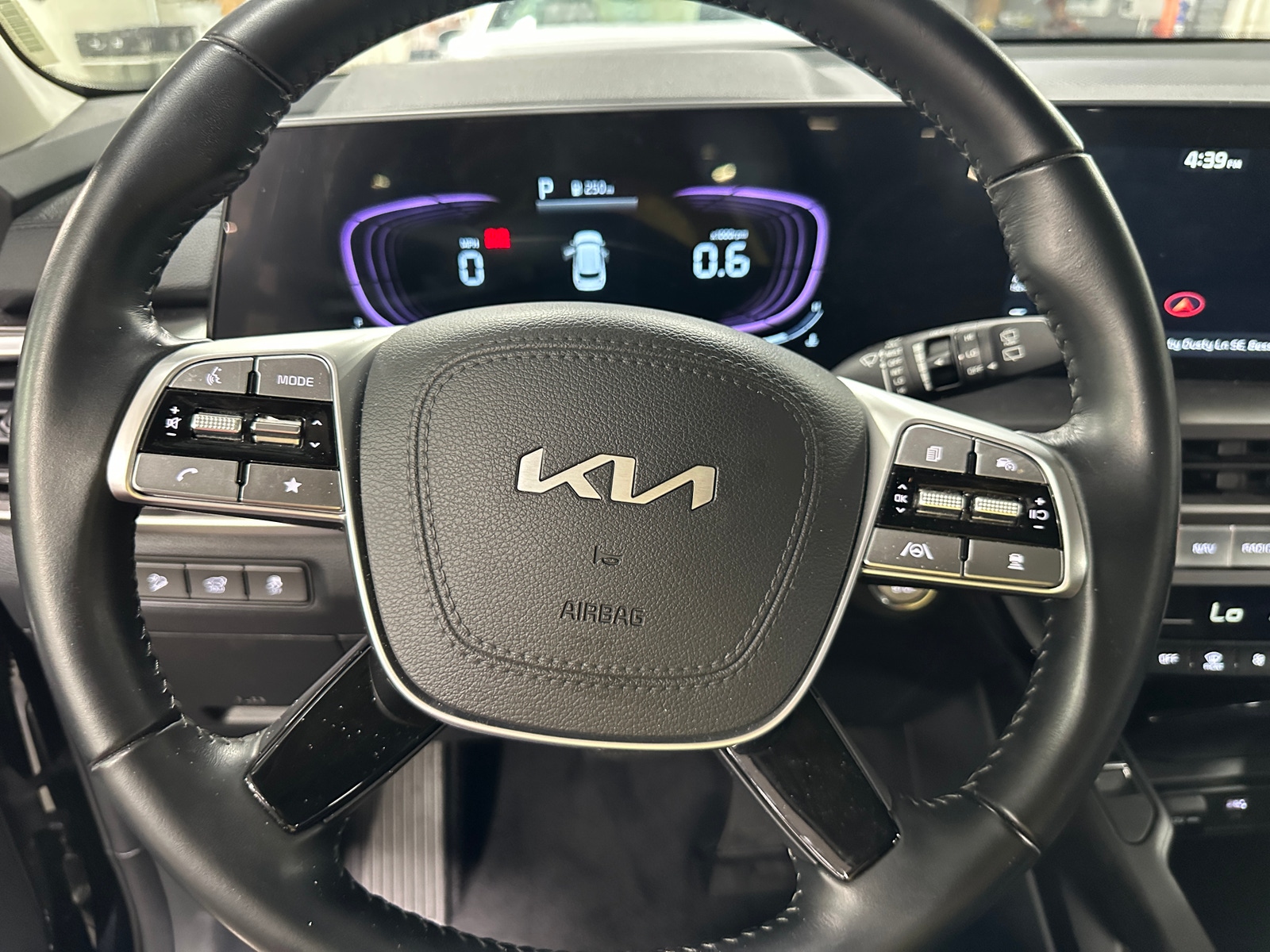 Thumbnail: 2025 Kia Telluride - 4