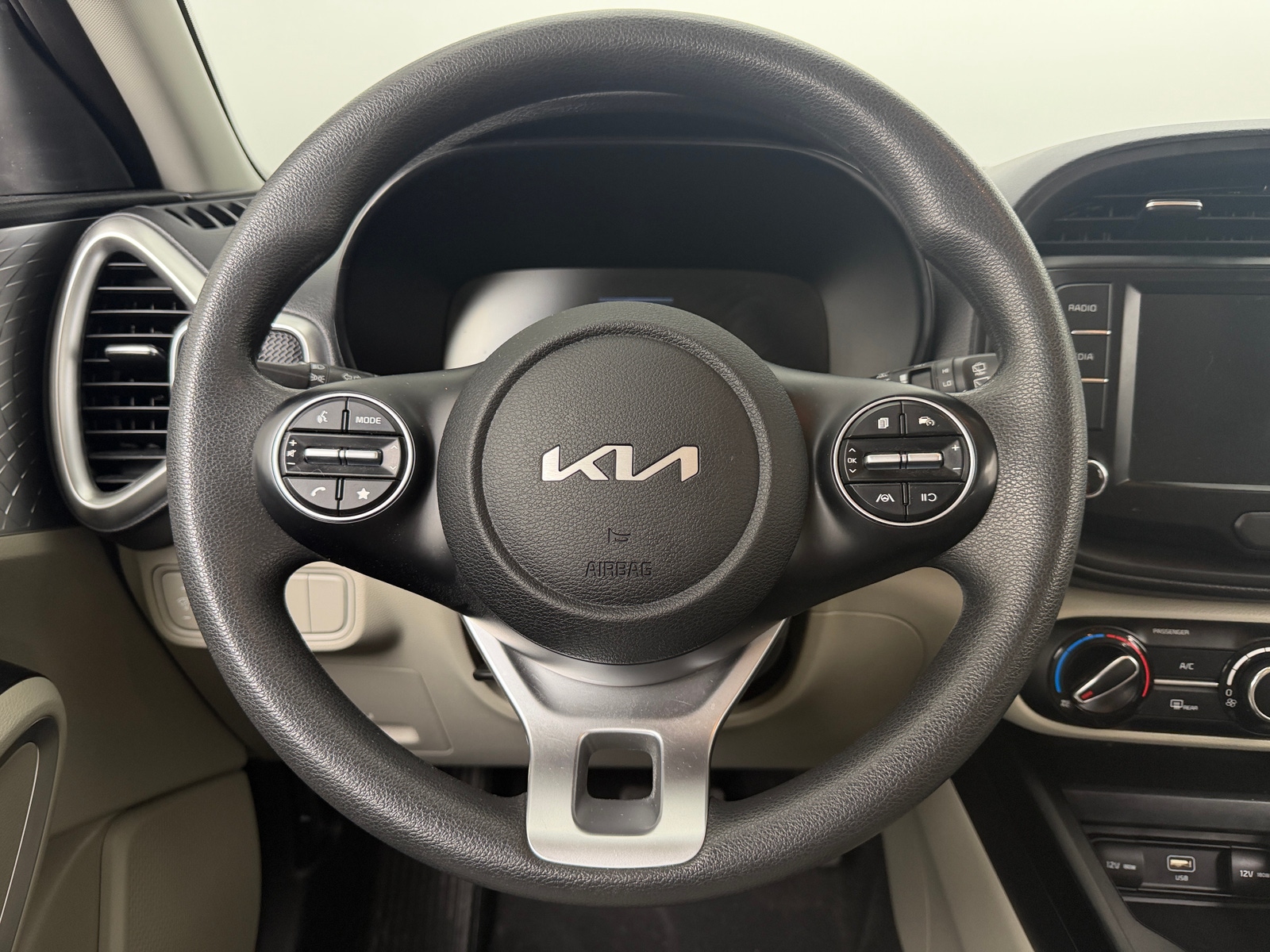 Thumbnail: 2023 Kia Soul - 5