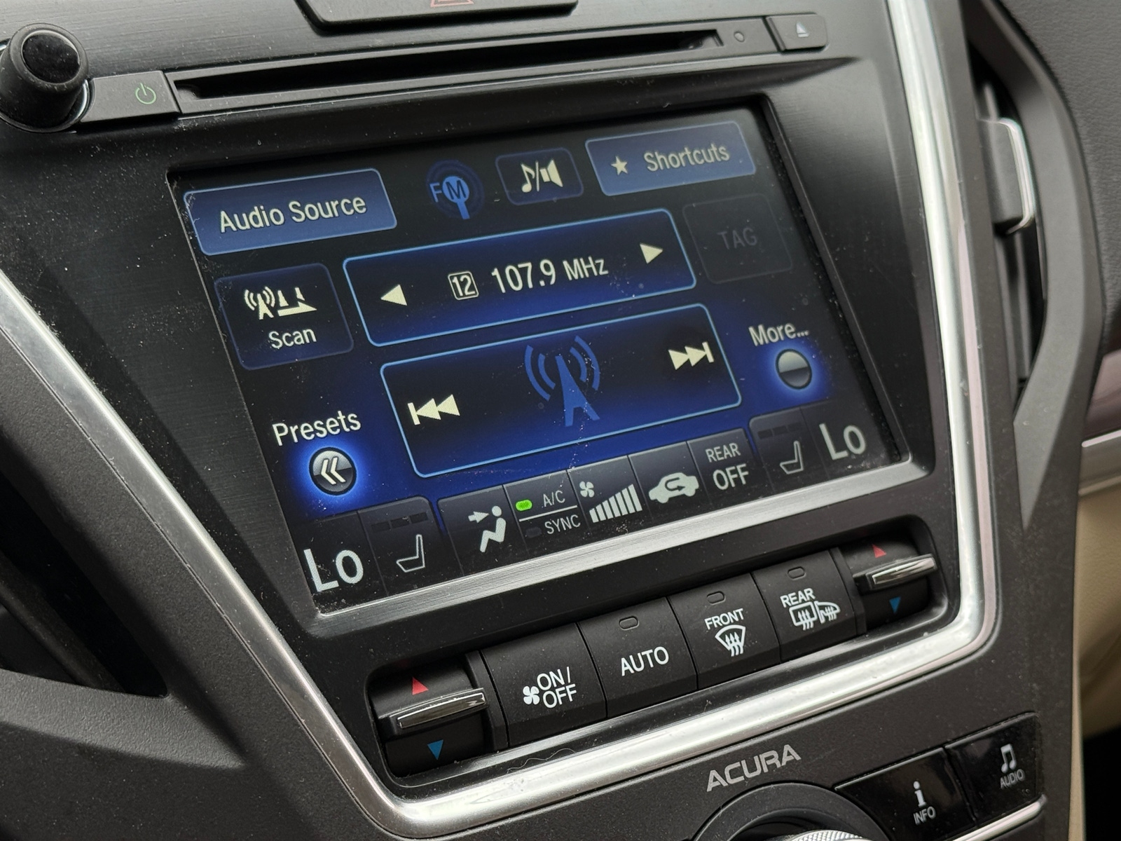 Thumbnail: 2016 Acura MDX - 3